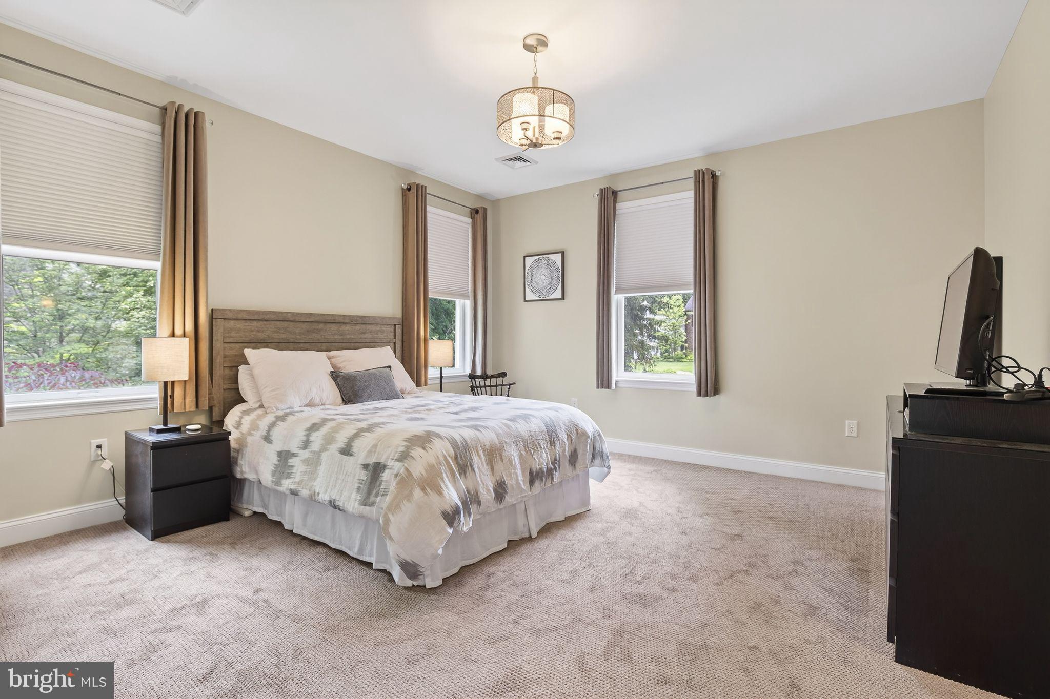 SCHOOL LANE HILLS - Residential