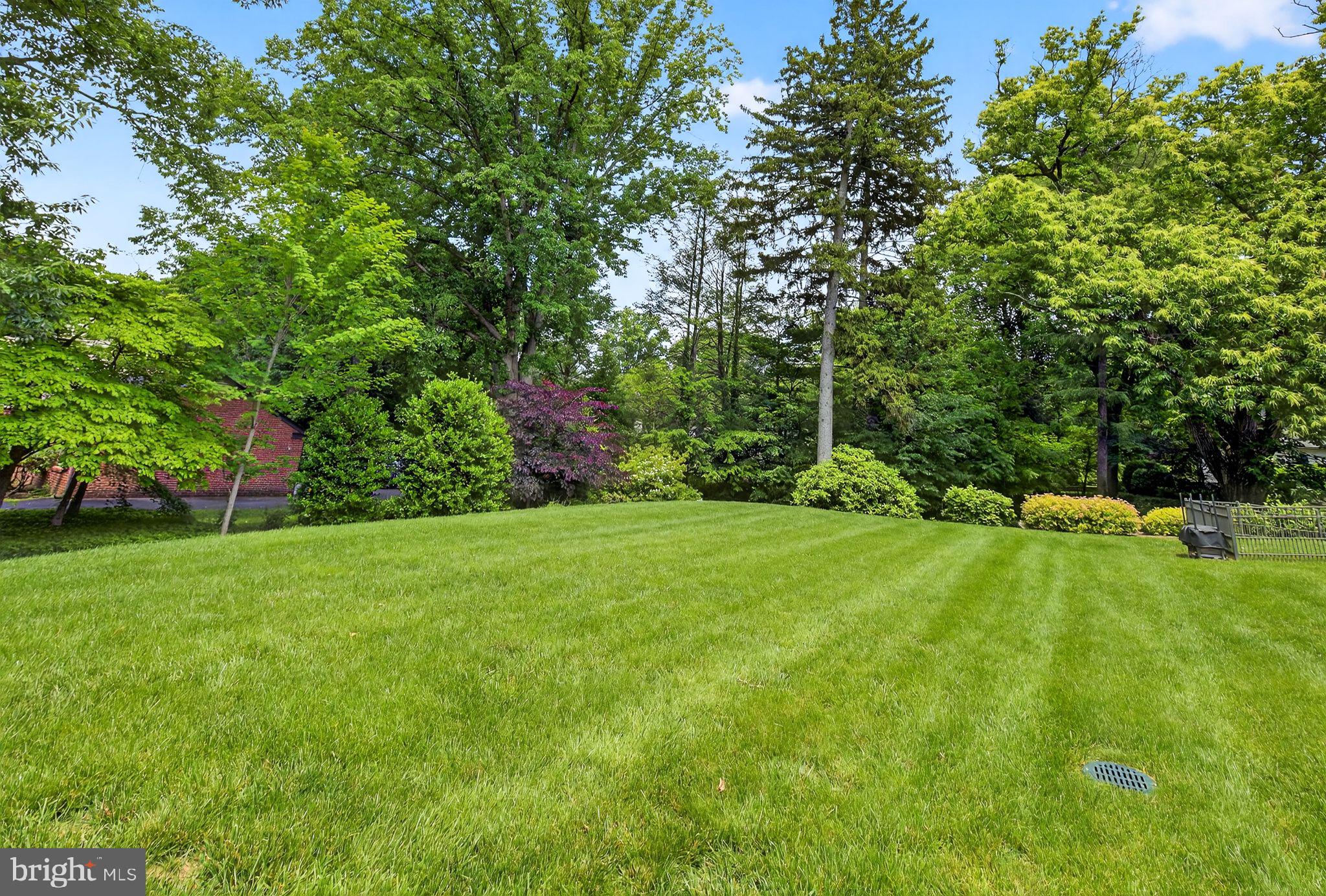 SCHOOL LANE HILLS - Residential