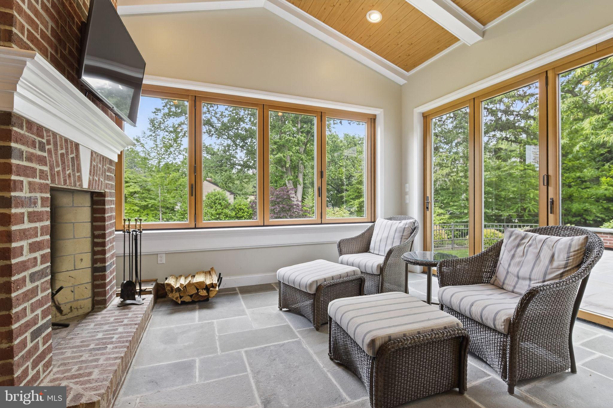 SCHOOL LANE HILLS - Residential