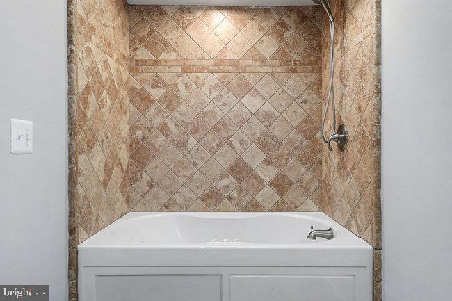 HIDDEN VALLEY - Residential