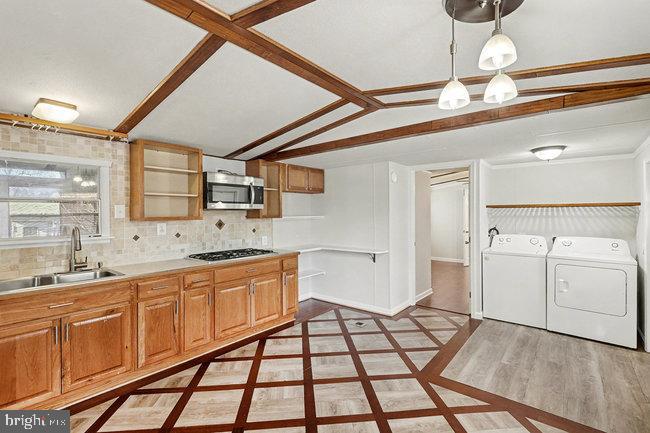 HIDDEN VALLEY - Residential