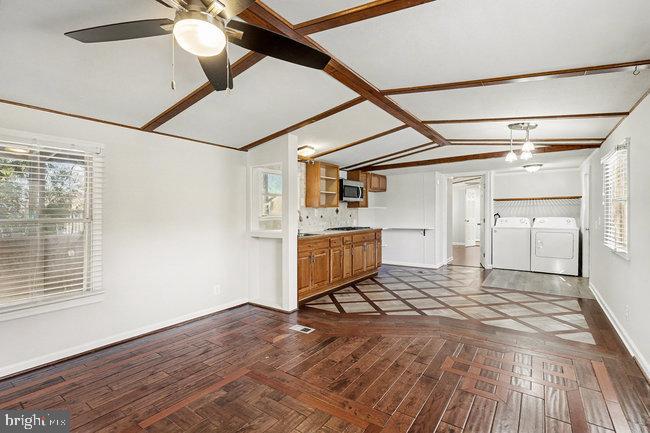 HIDDEN VALLEY - Residential