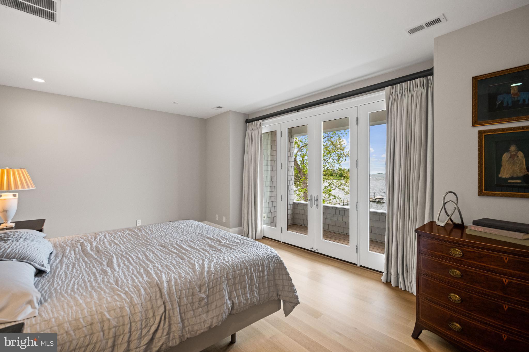 WILD ROSE SHORES - Residential