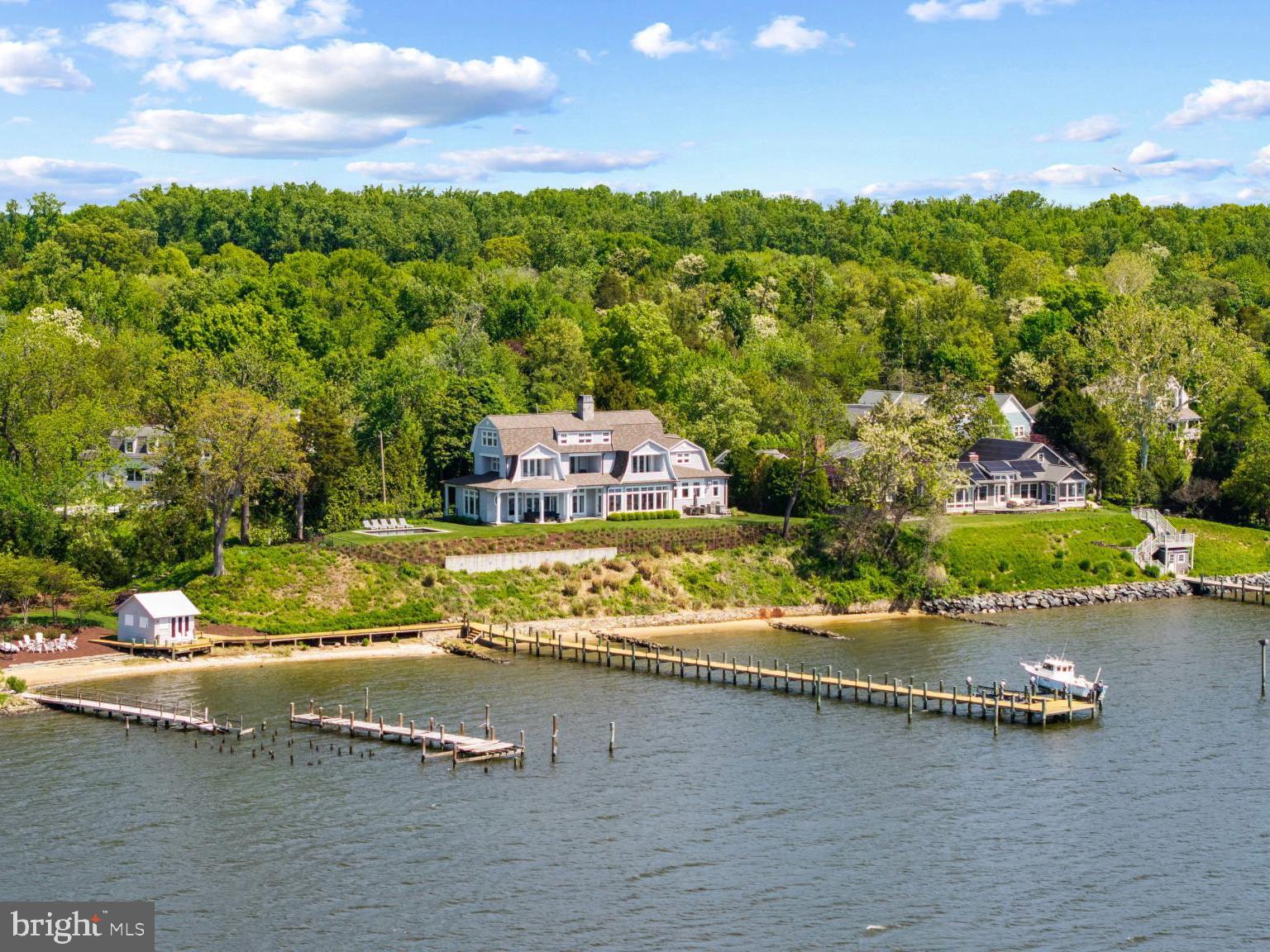 WILD ROSE SHORES - Residential