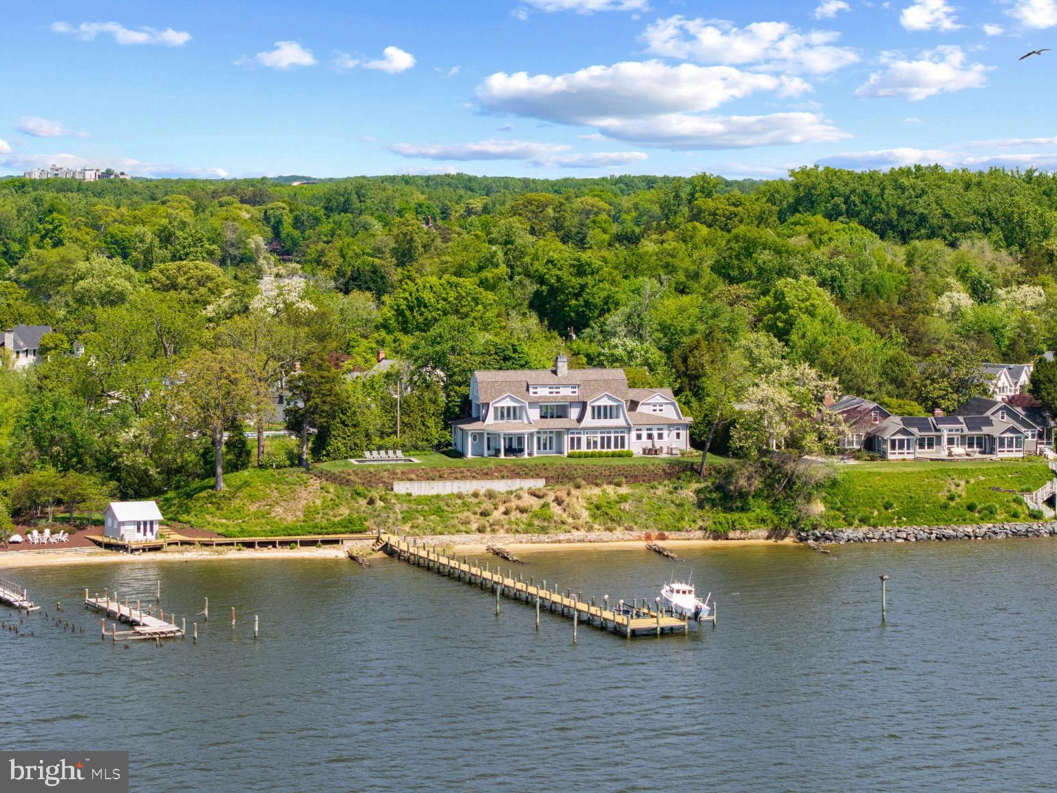 WILD ROSE SHORES - Residential