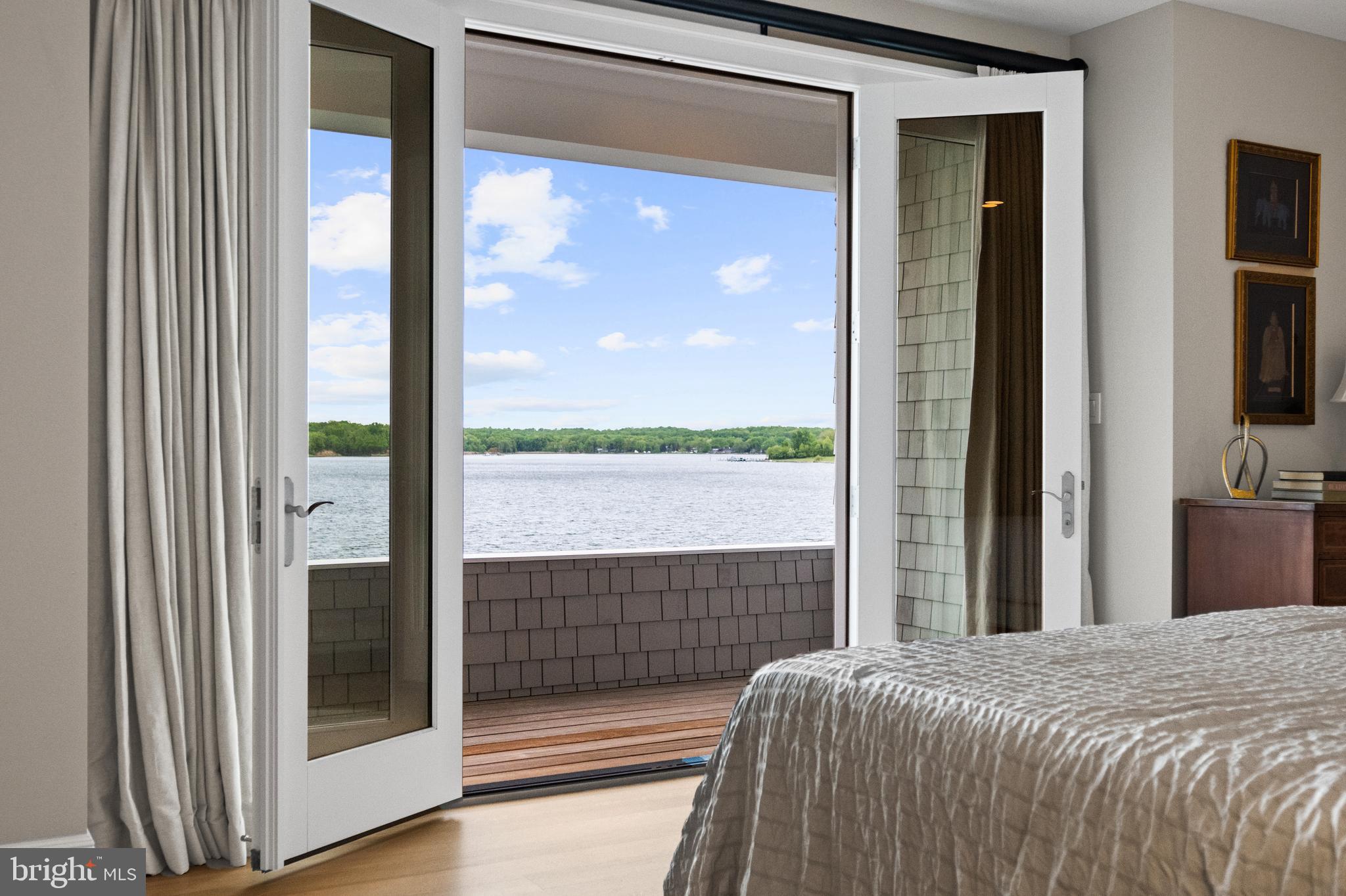 WILD ROSE SHORES - Residential