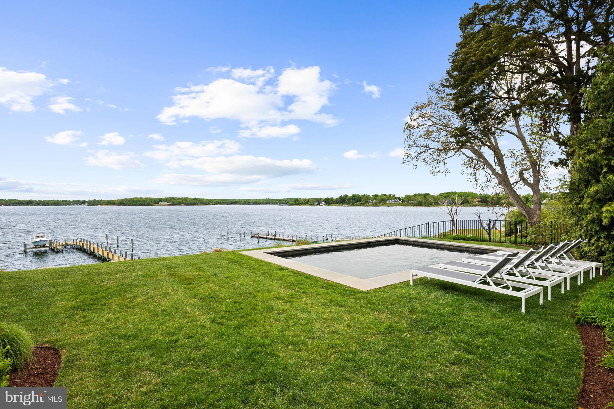 WILD ROSE SHORES - Residential