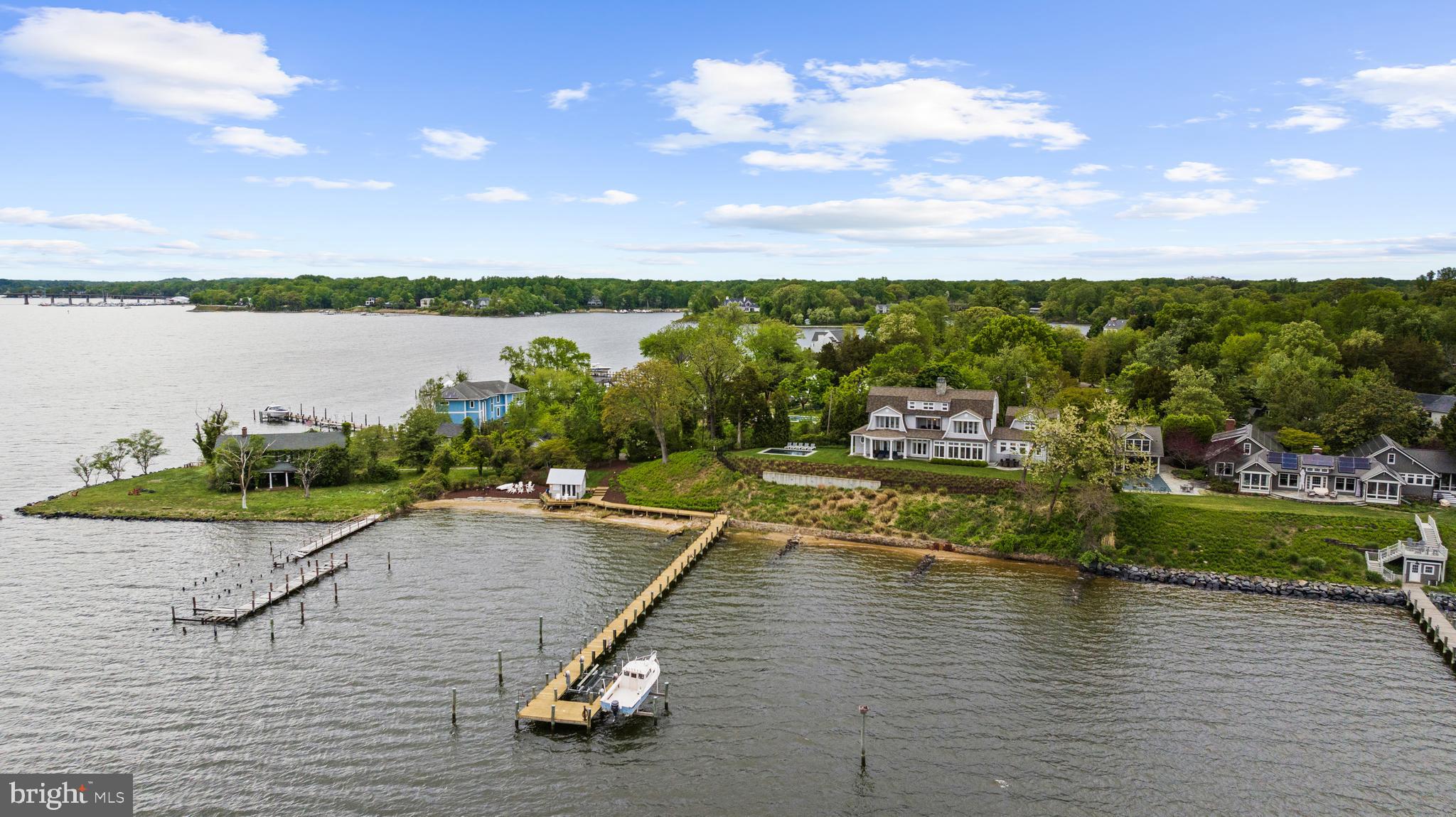 WILD ROSE SHORES - Residential
