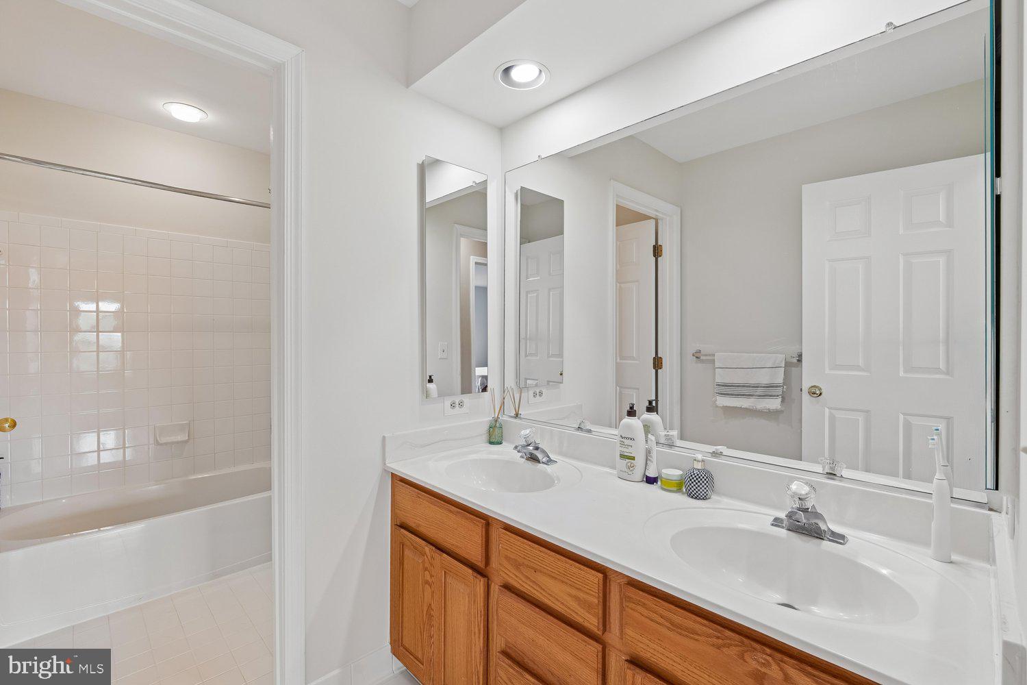 SENECA CROSSING - Residential