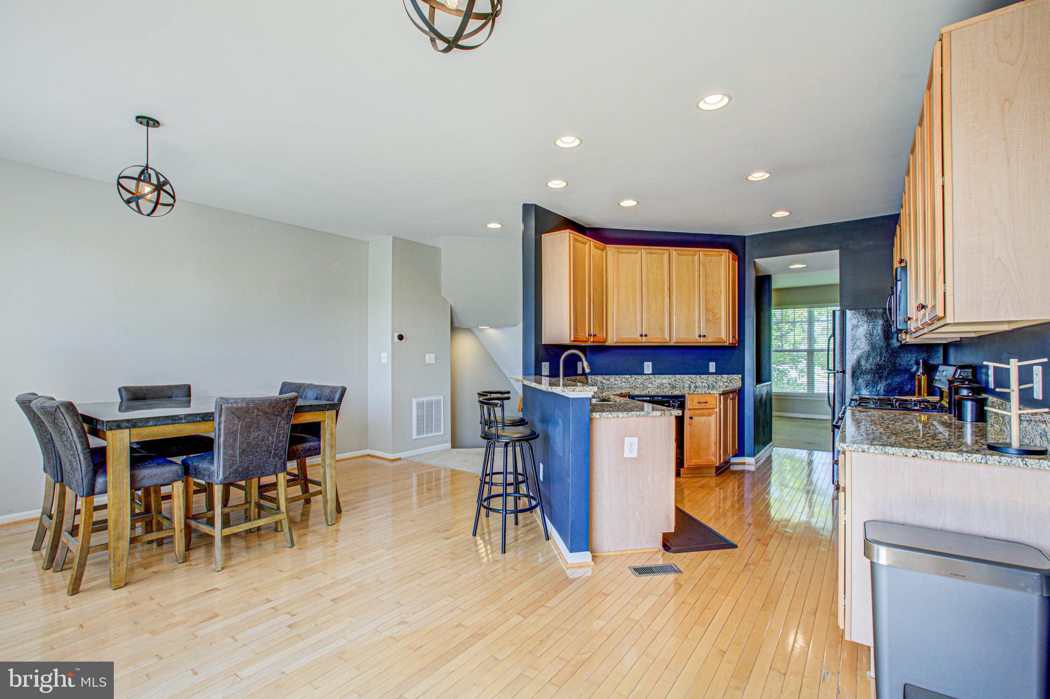 PEMBROOKE - Residential