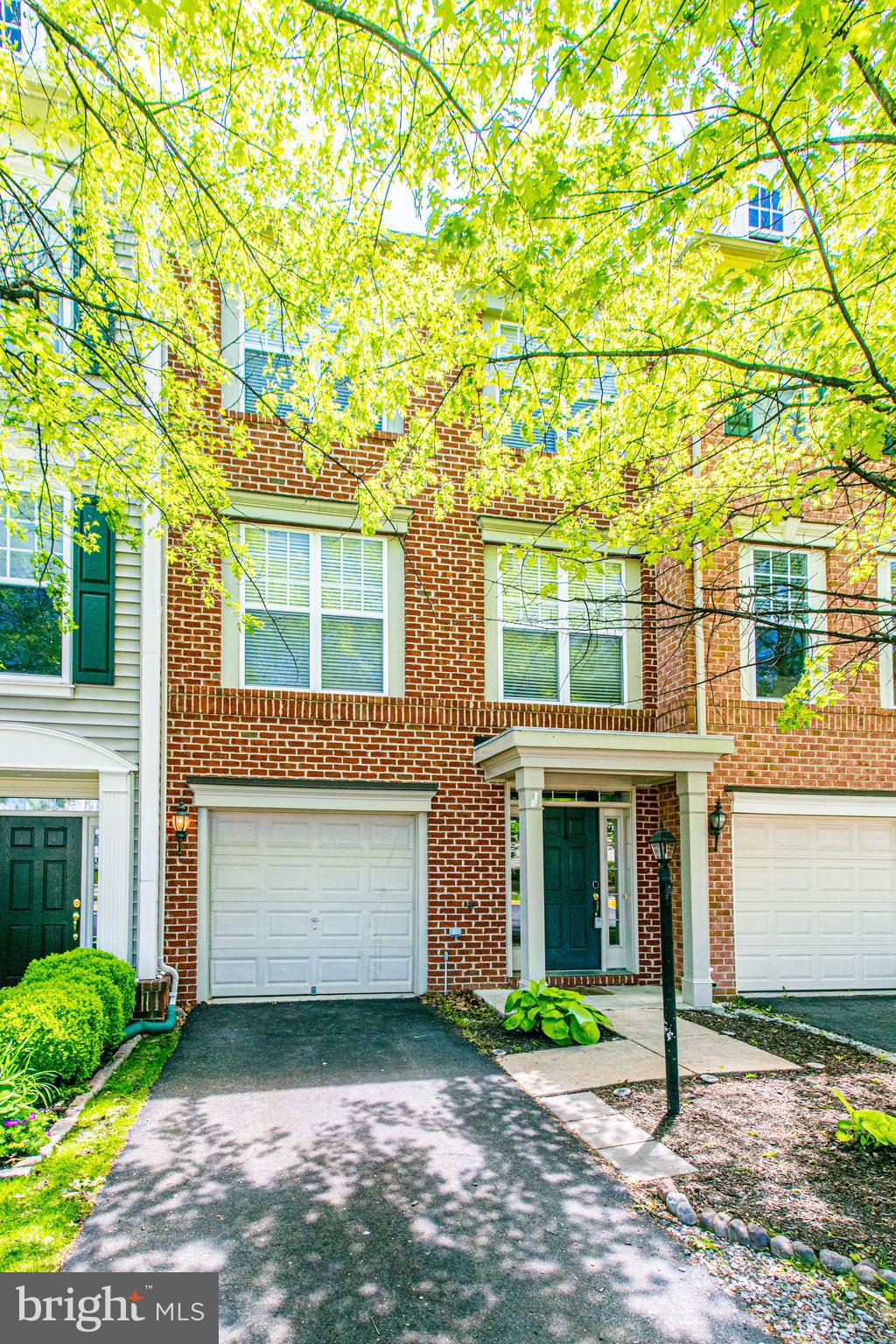 PEMBROOKE - Residential