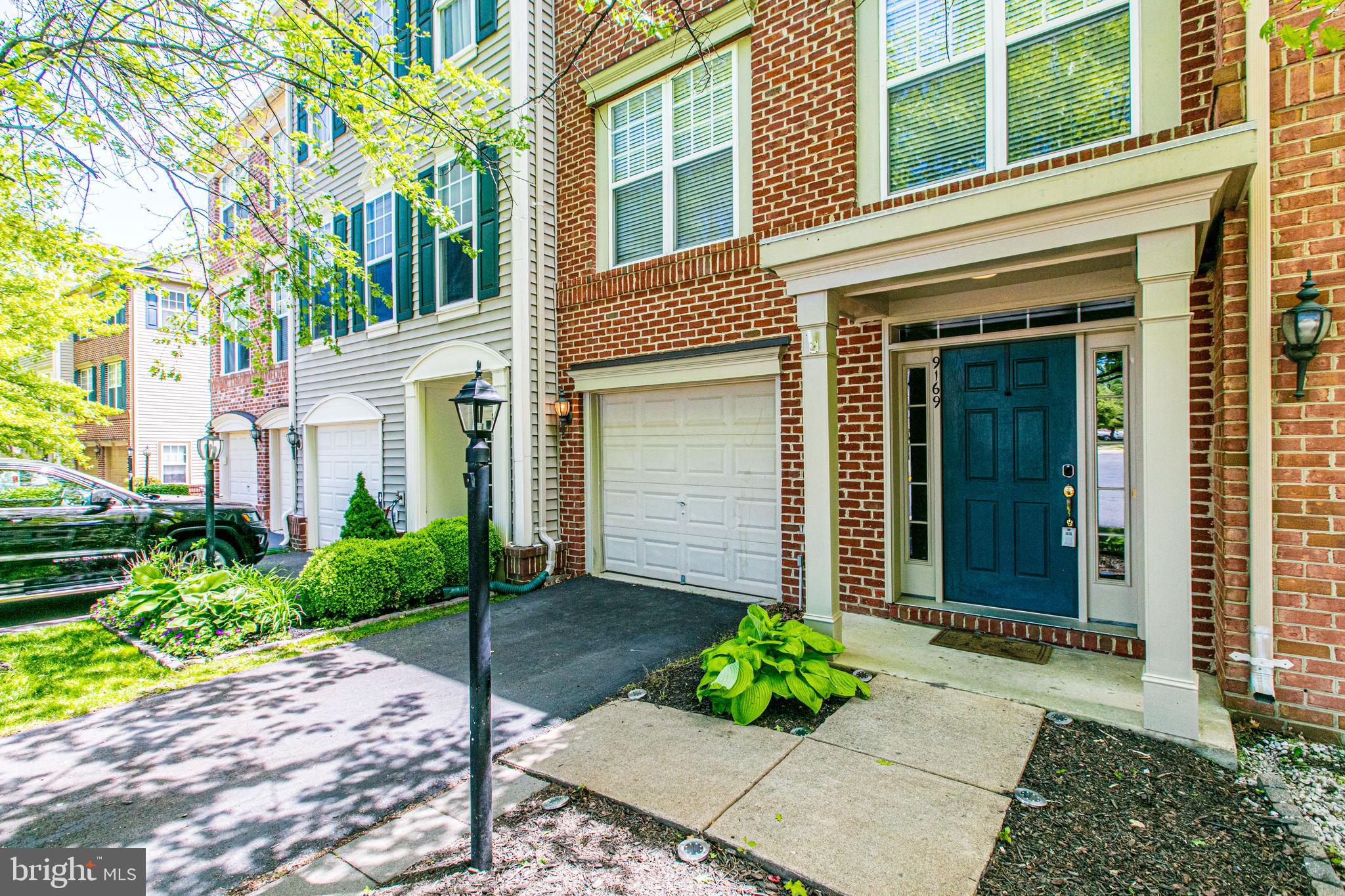 PEMBROOKE - Residential