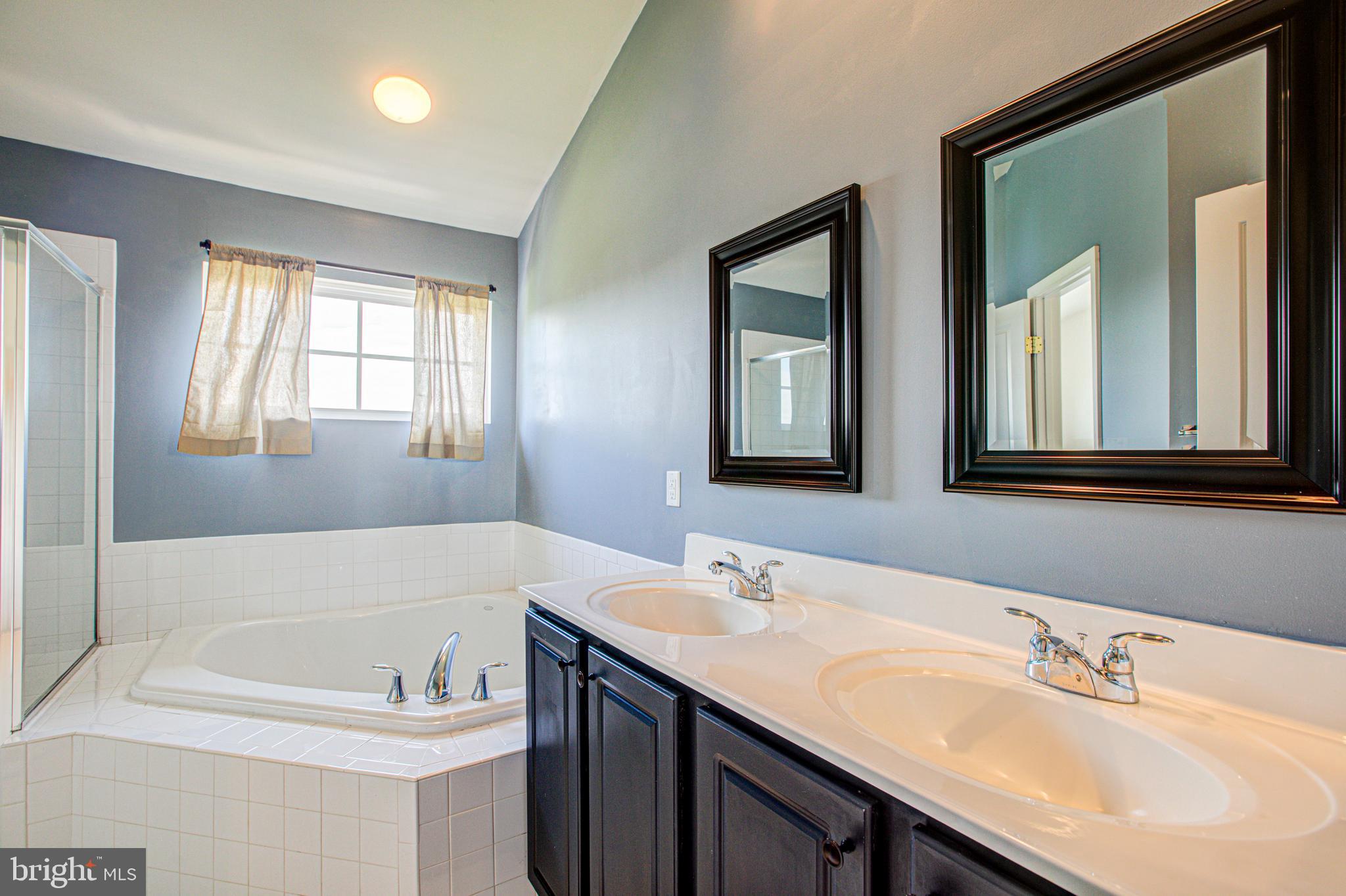 PEMBROOKE - Residential