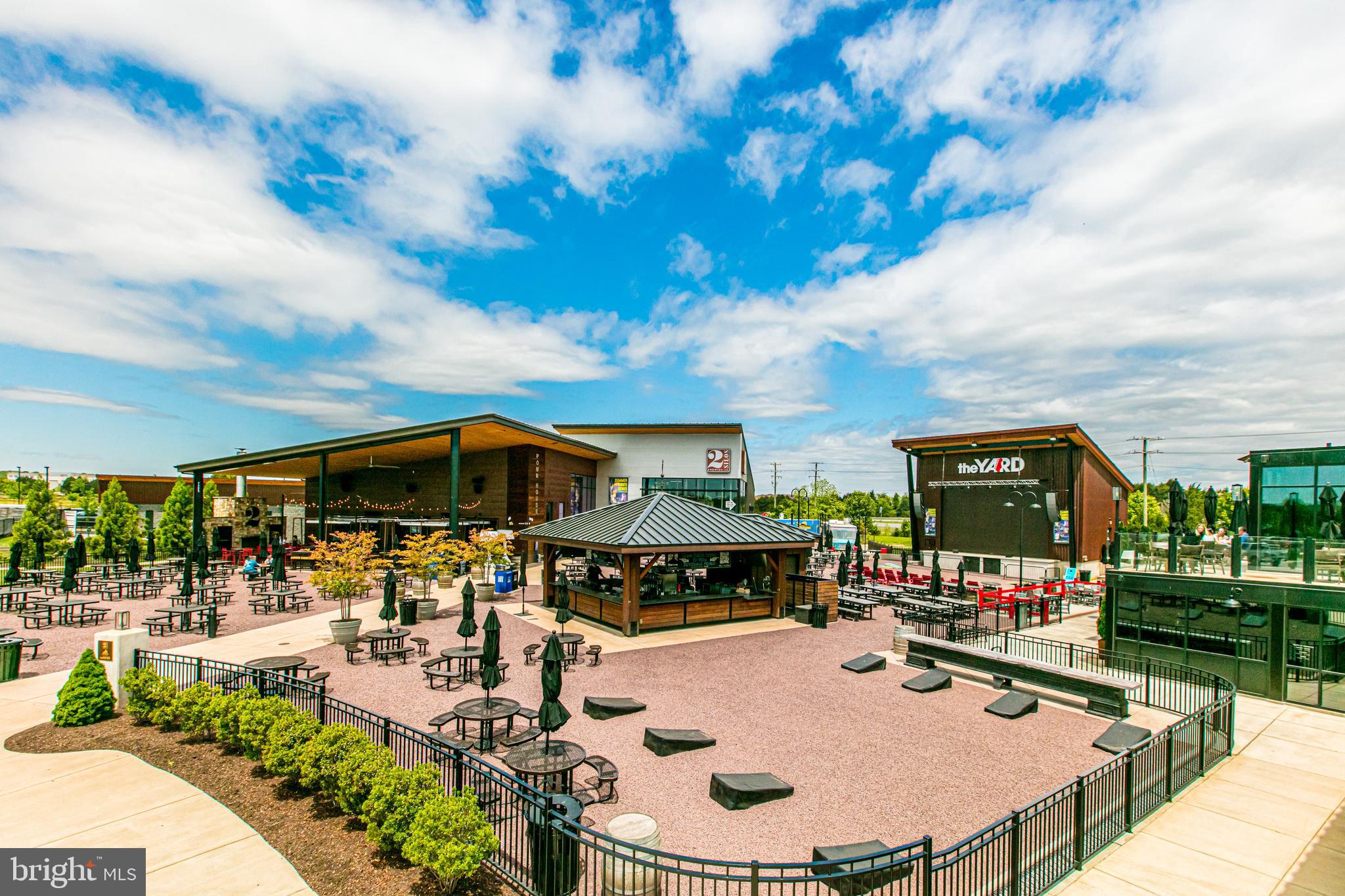 PEMBROOKE - Residential