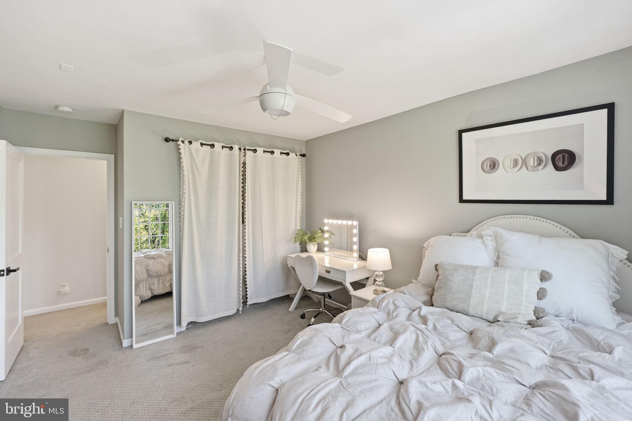 HAMLET PLACE - Residential