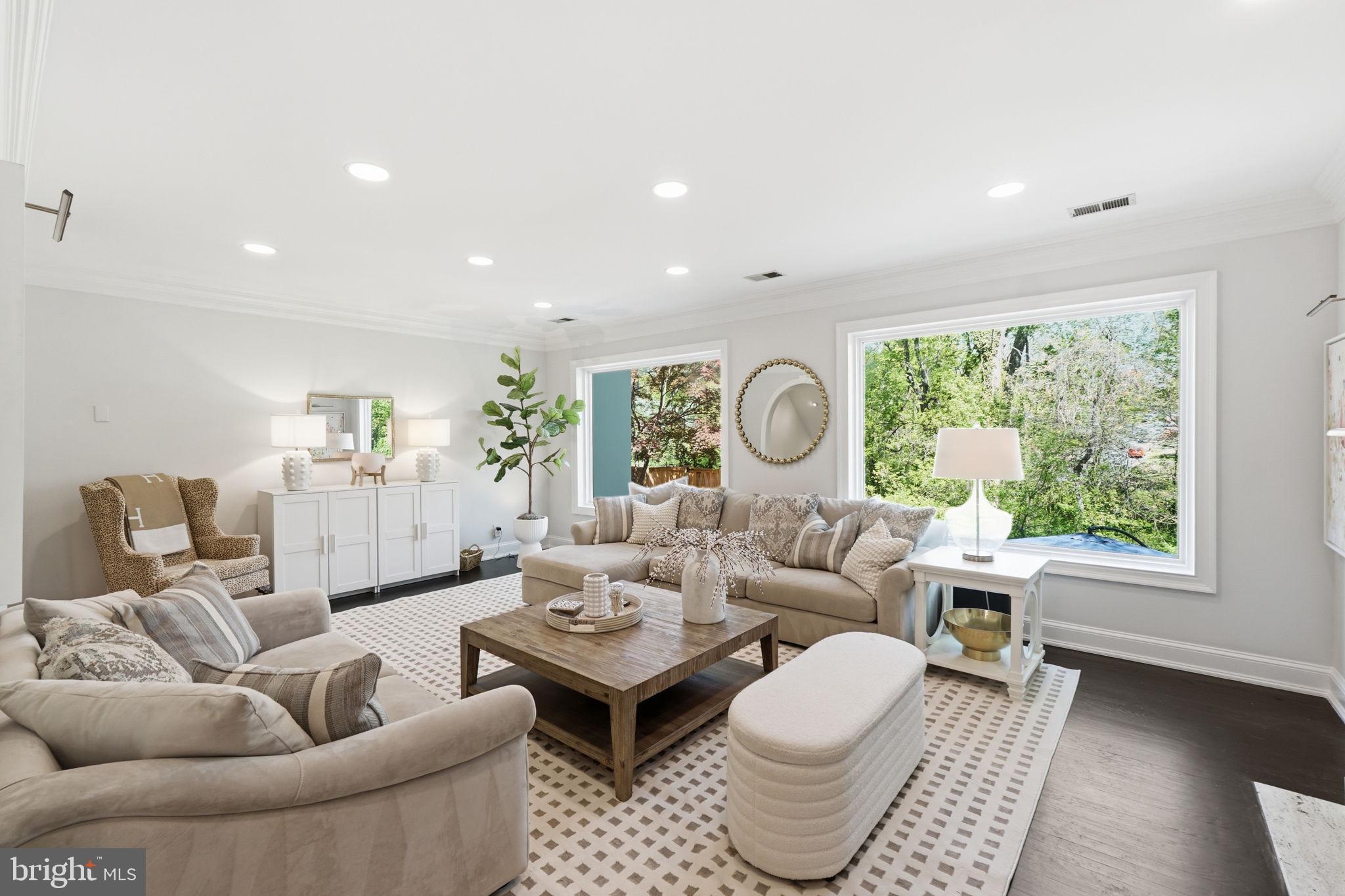 HAMLET PLACE - Residential