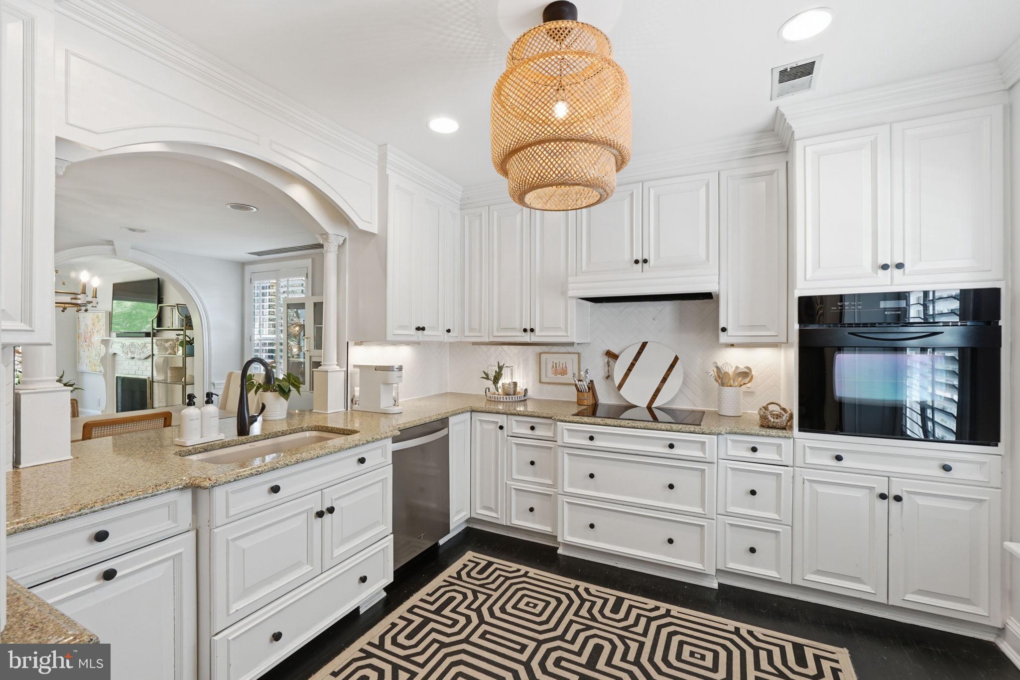 HAMLET PLACE - Residential