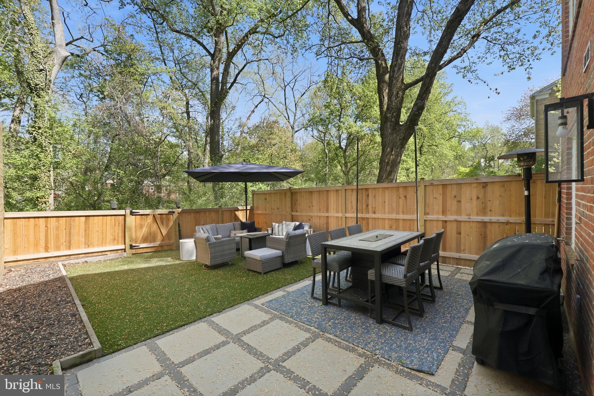 HAMLET PLACE - Residential