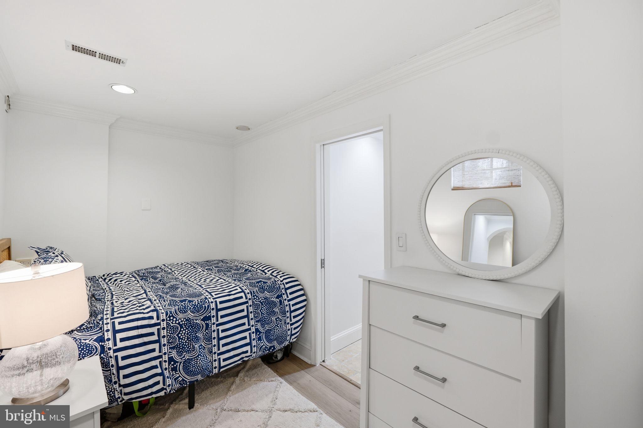 HAMLET PLACE - Residential