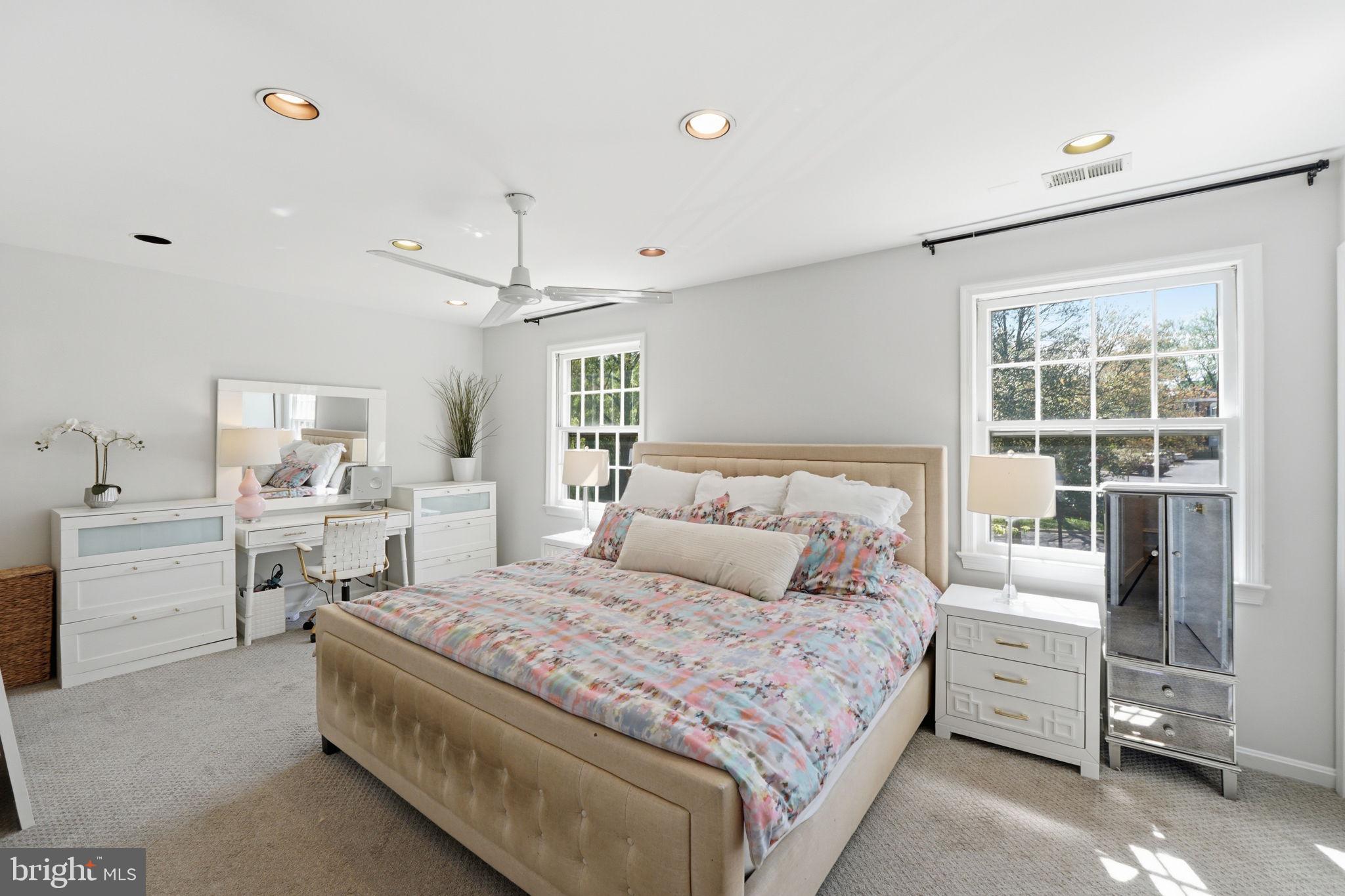 HAMLET PLACE - Residential