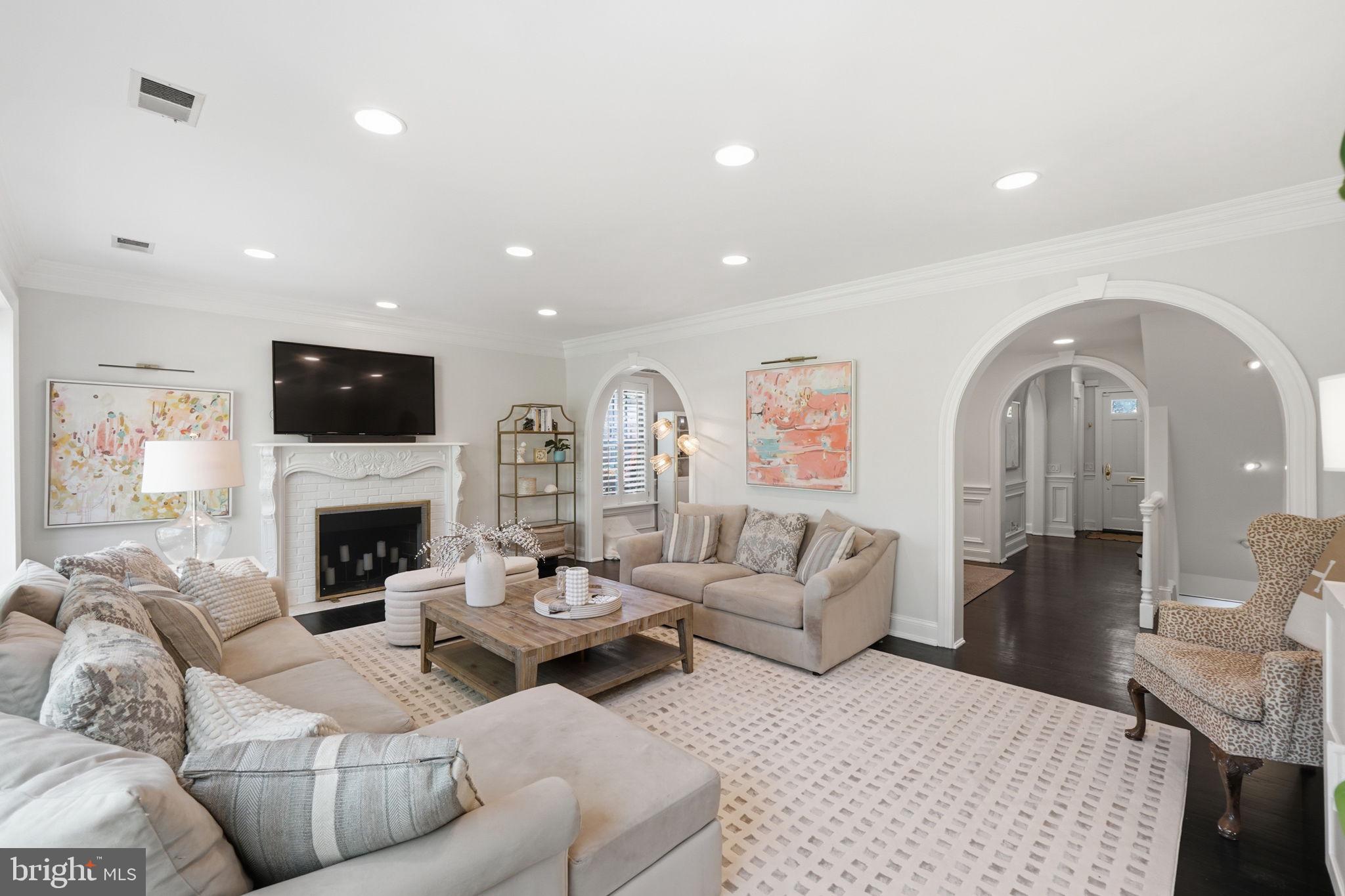 HAMLET PLACE - Residential