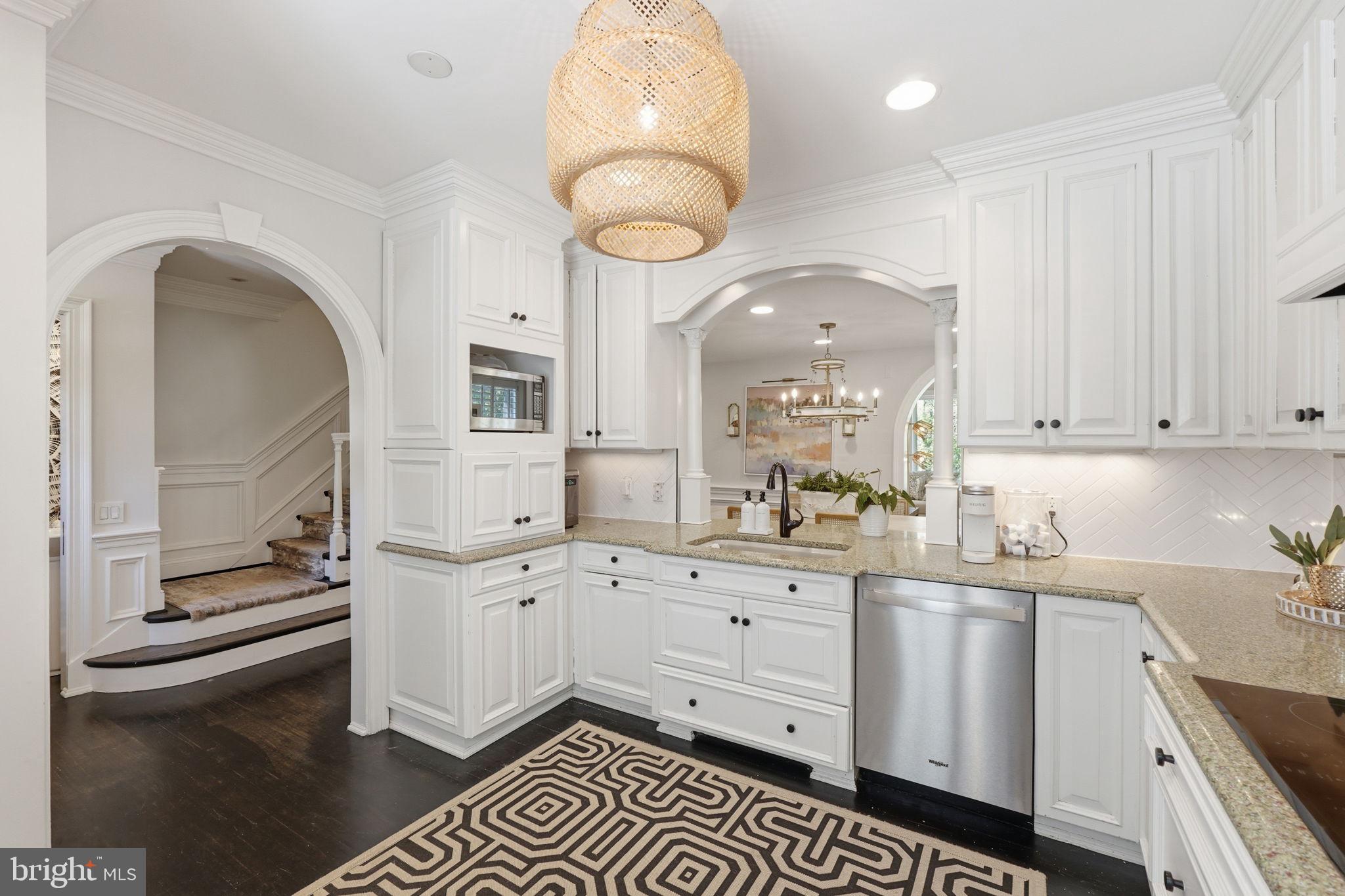 3523 HAMLET PLACE 501