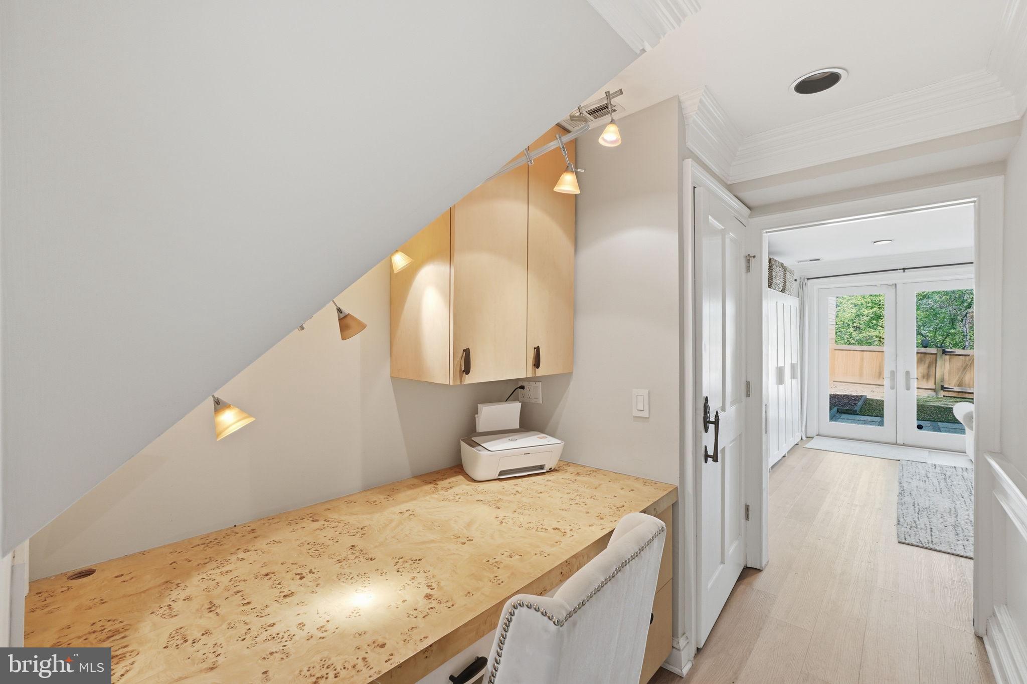 HAMLET PLACE - Residential