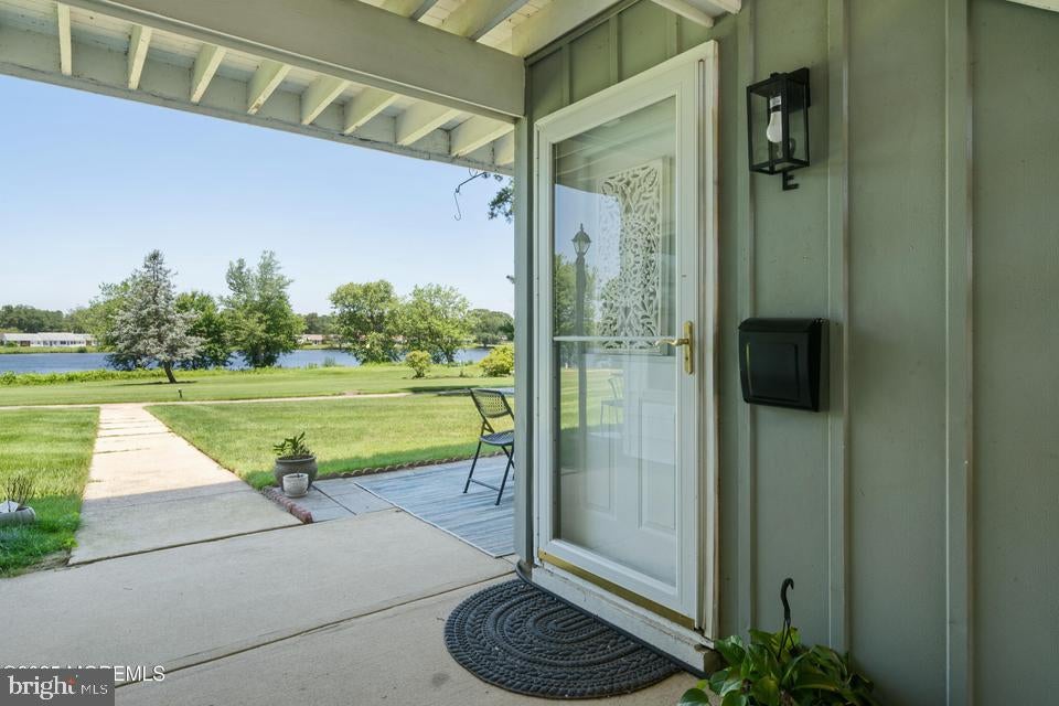 39 E CAMBRIDGE COURT
