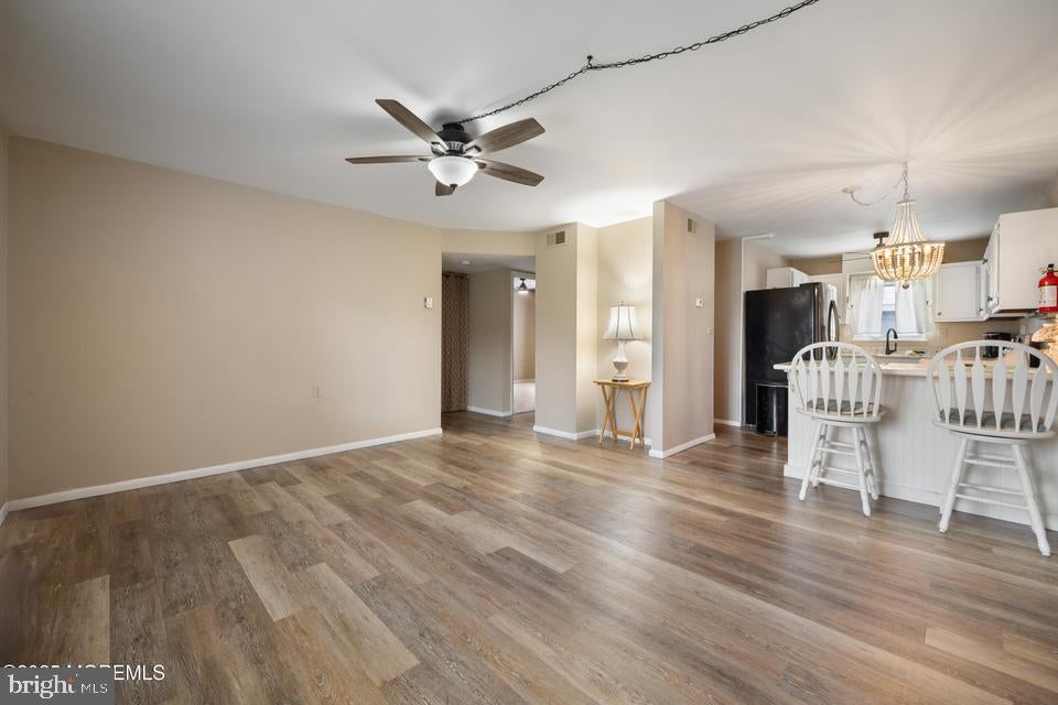 39 E CAMBRIDGE COURT