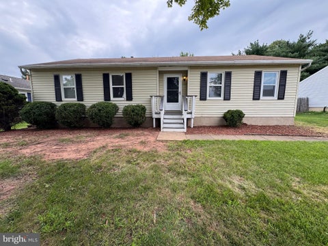 Photo of 9438 Waterford Drive, MANASSAS, VA 20110 (MLS # VAMN2011584)