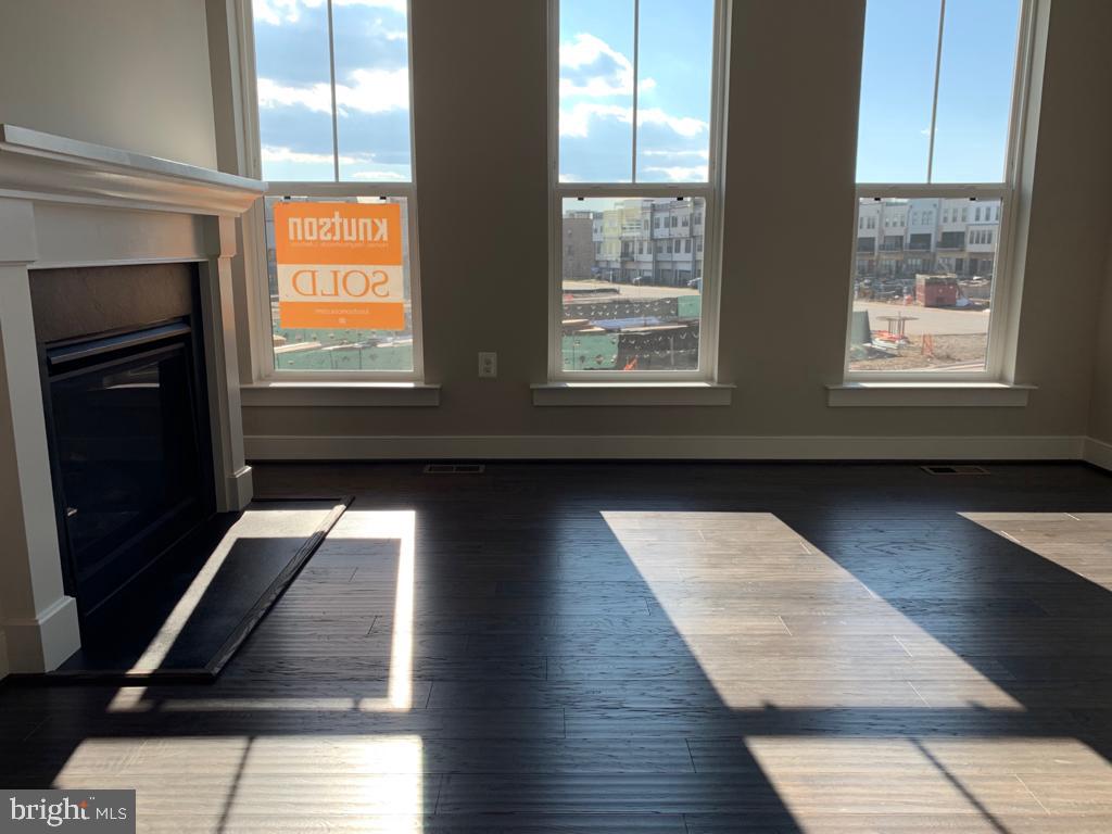 BRAMBLETON LANDBAY 2 - Residential Lease