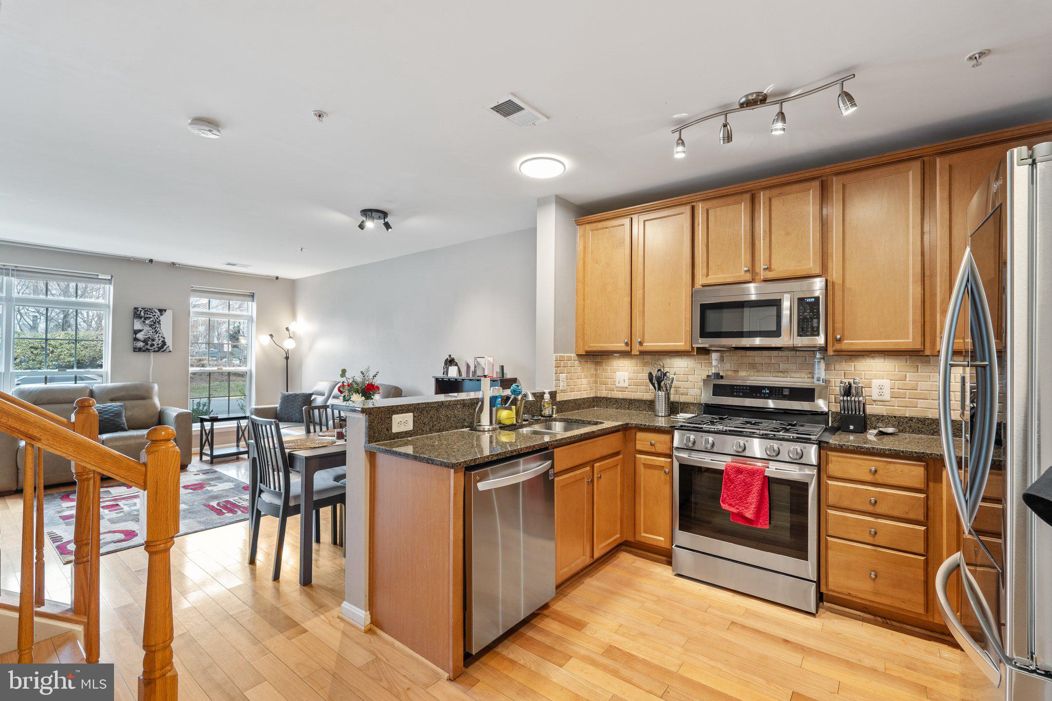 RESIDENCES AT BRAMBLETON - Residential Lease