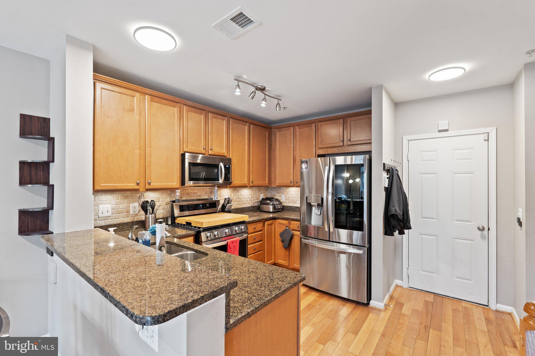 RESIDENCES AT BRAMBLETON - Residential Lease