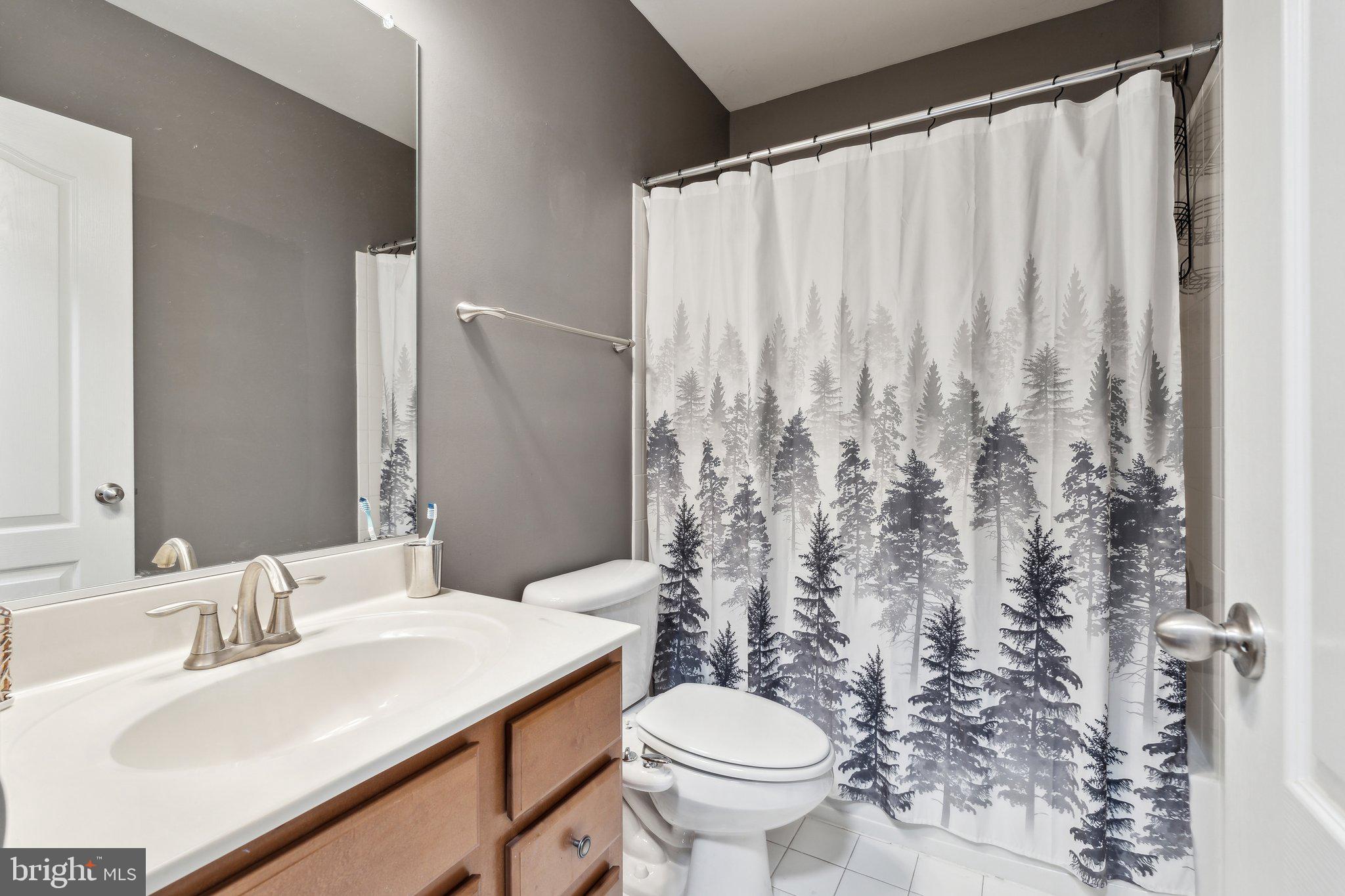 RESIDENCES AT BRAMBLETON - Residential Lease