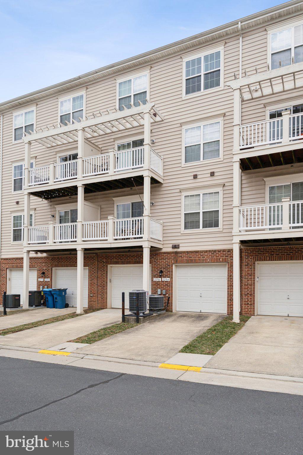 RESIDENCES AT BRAMBLETON - Residential Lease