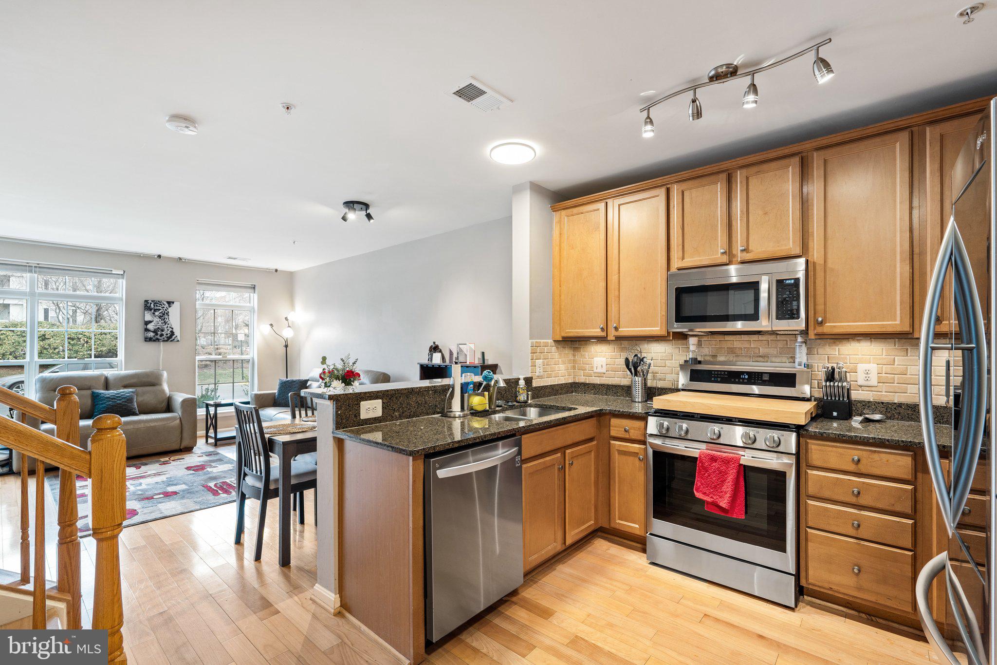 RESIDENCES AT BRAMBLETON - Residential Lease