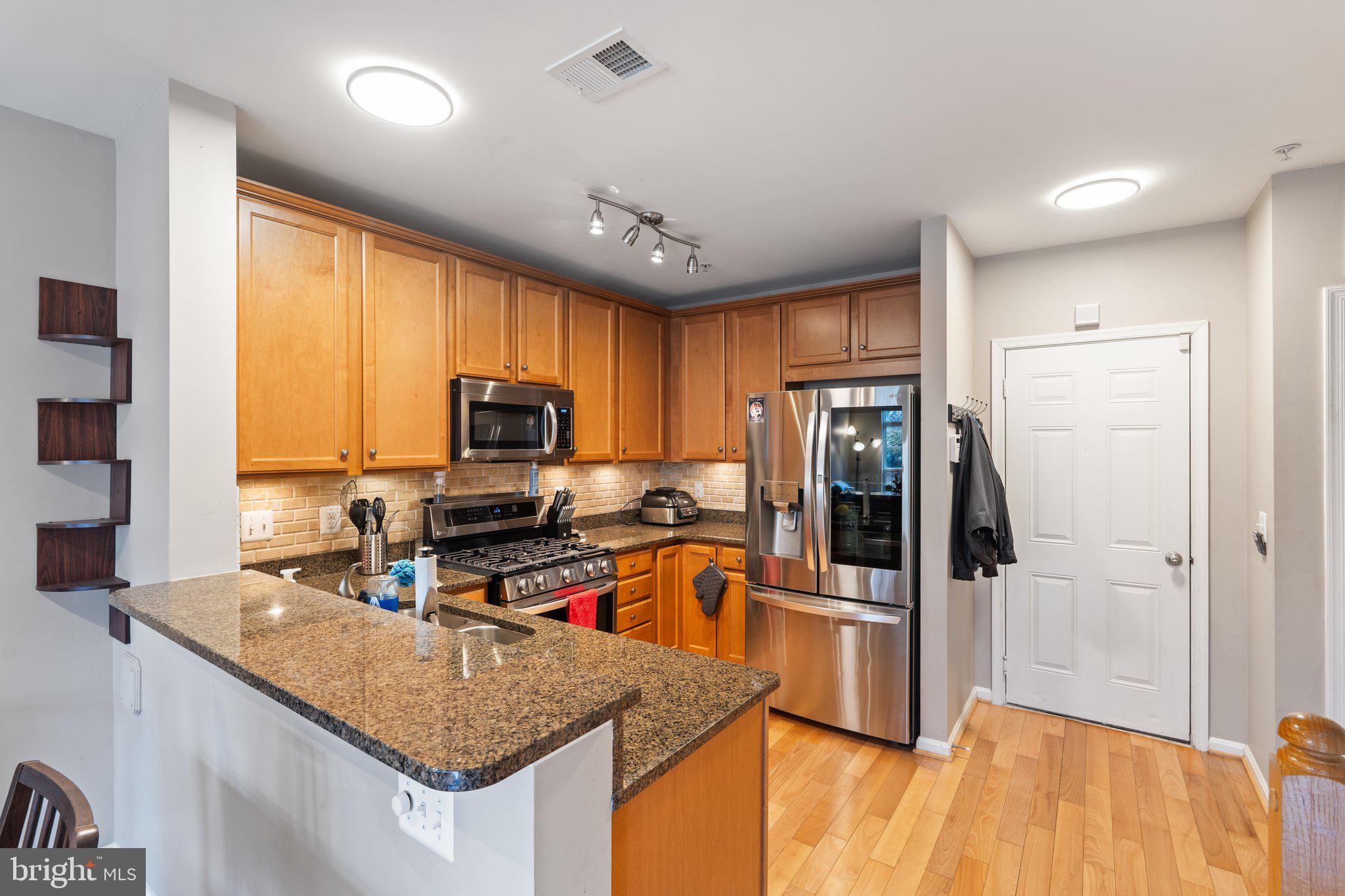 RESIDENCES AT BRAMBLETON - Residential Lease