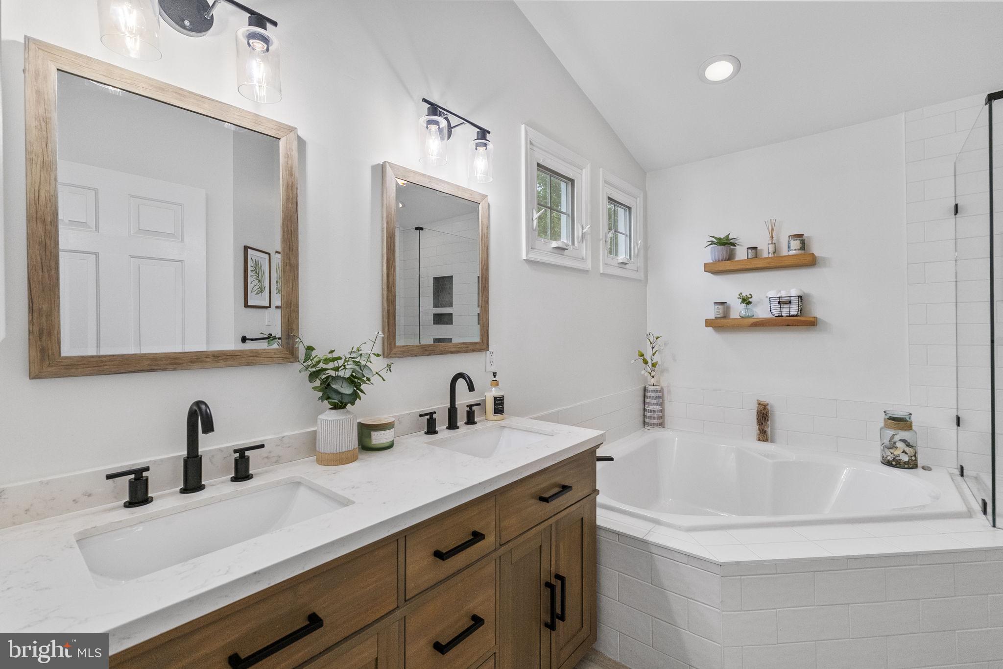 KINGSVIEW RIDGE - Residential