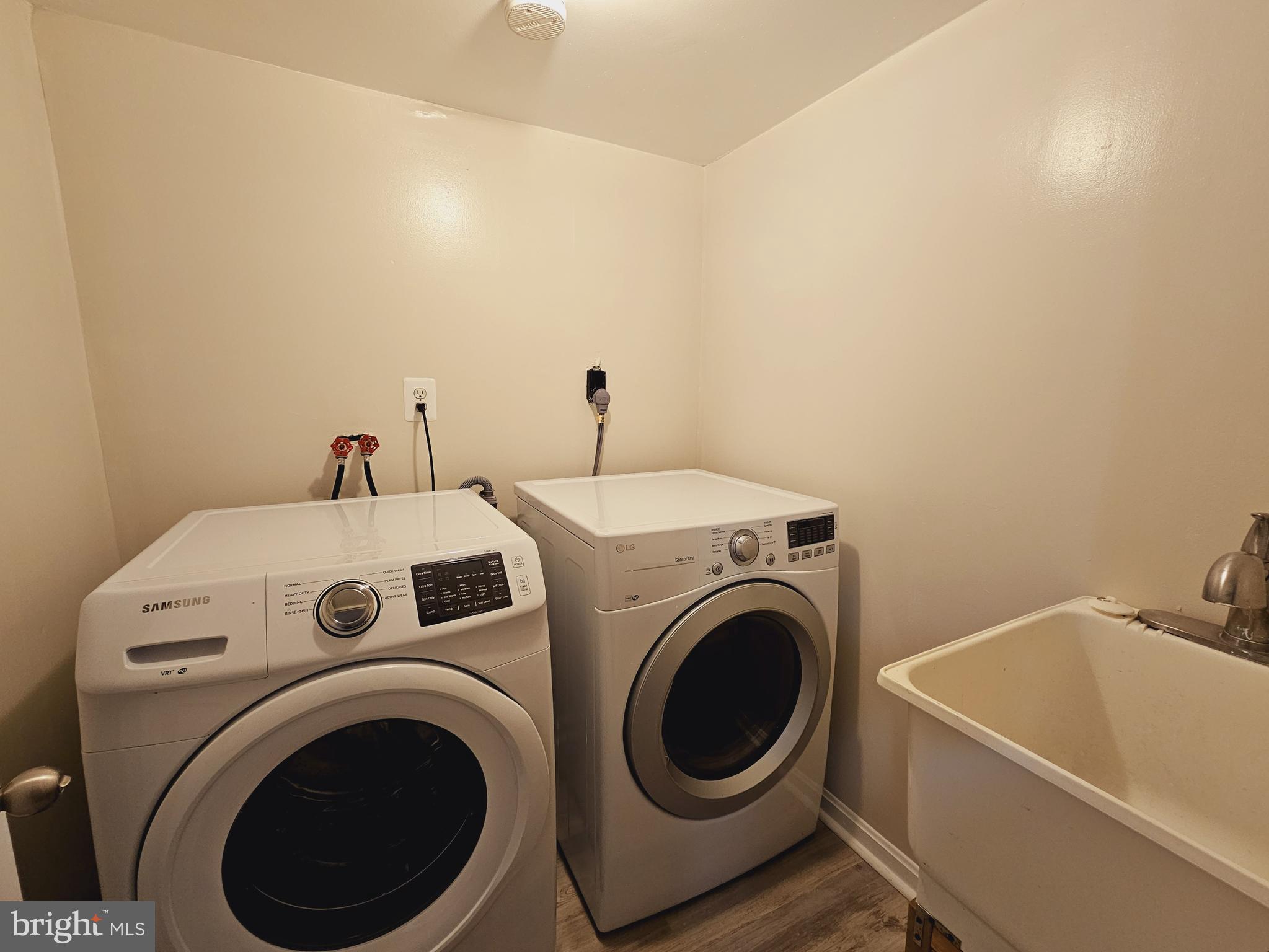 WEYANOKE - Residential Lease