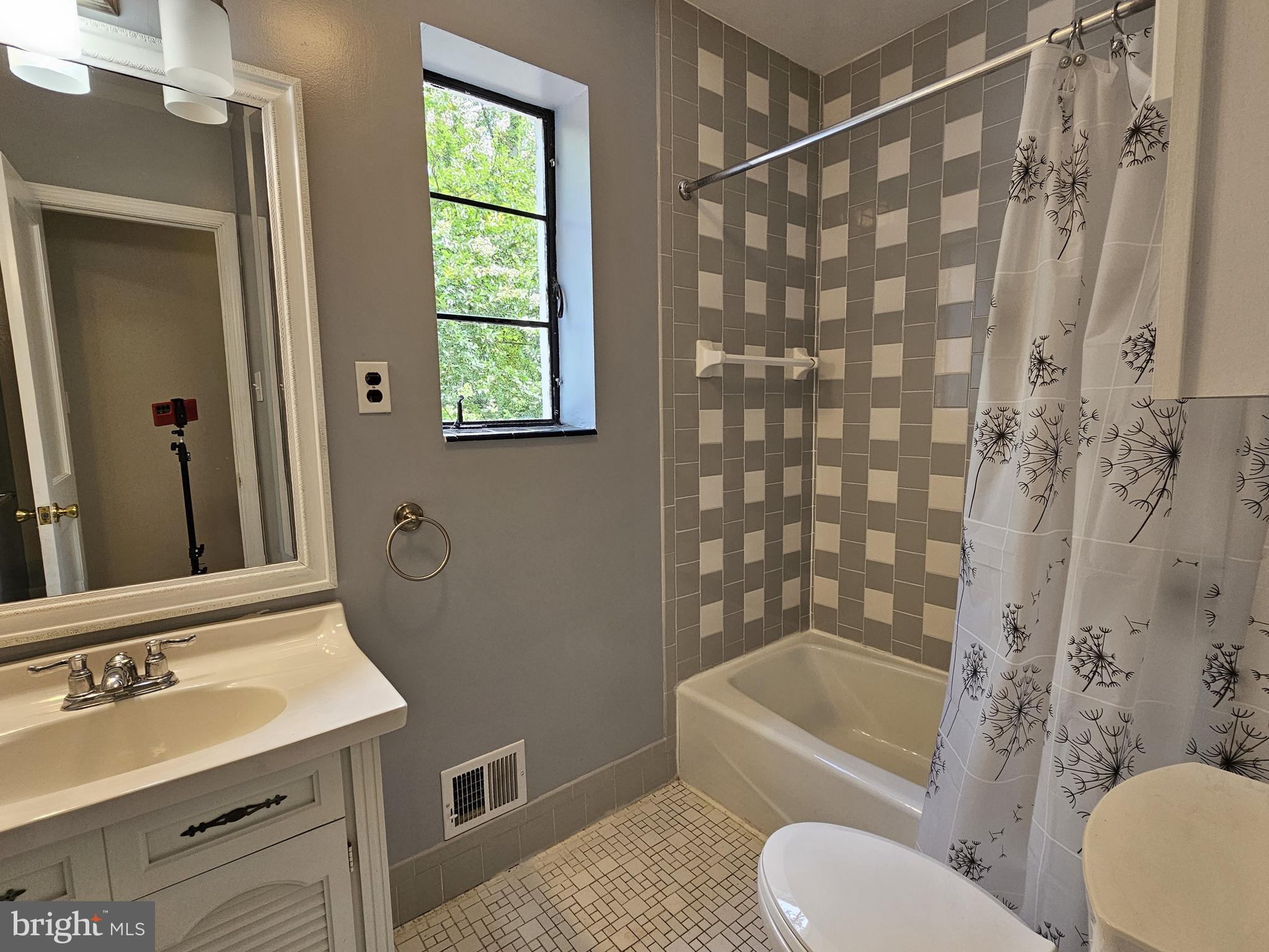 WEYANOKE - Residential Lease