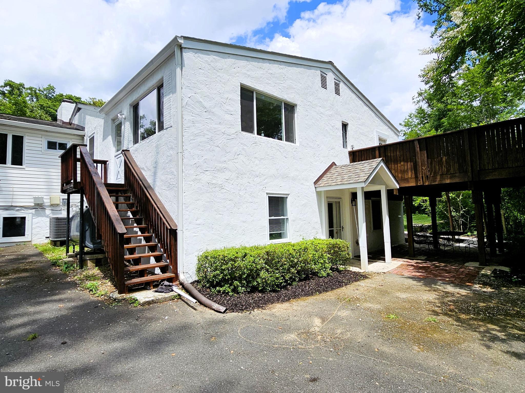 WEYANOKE - Residential Lease