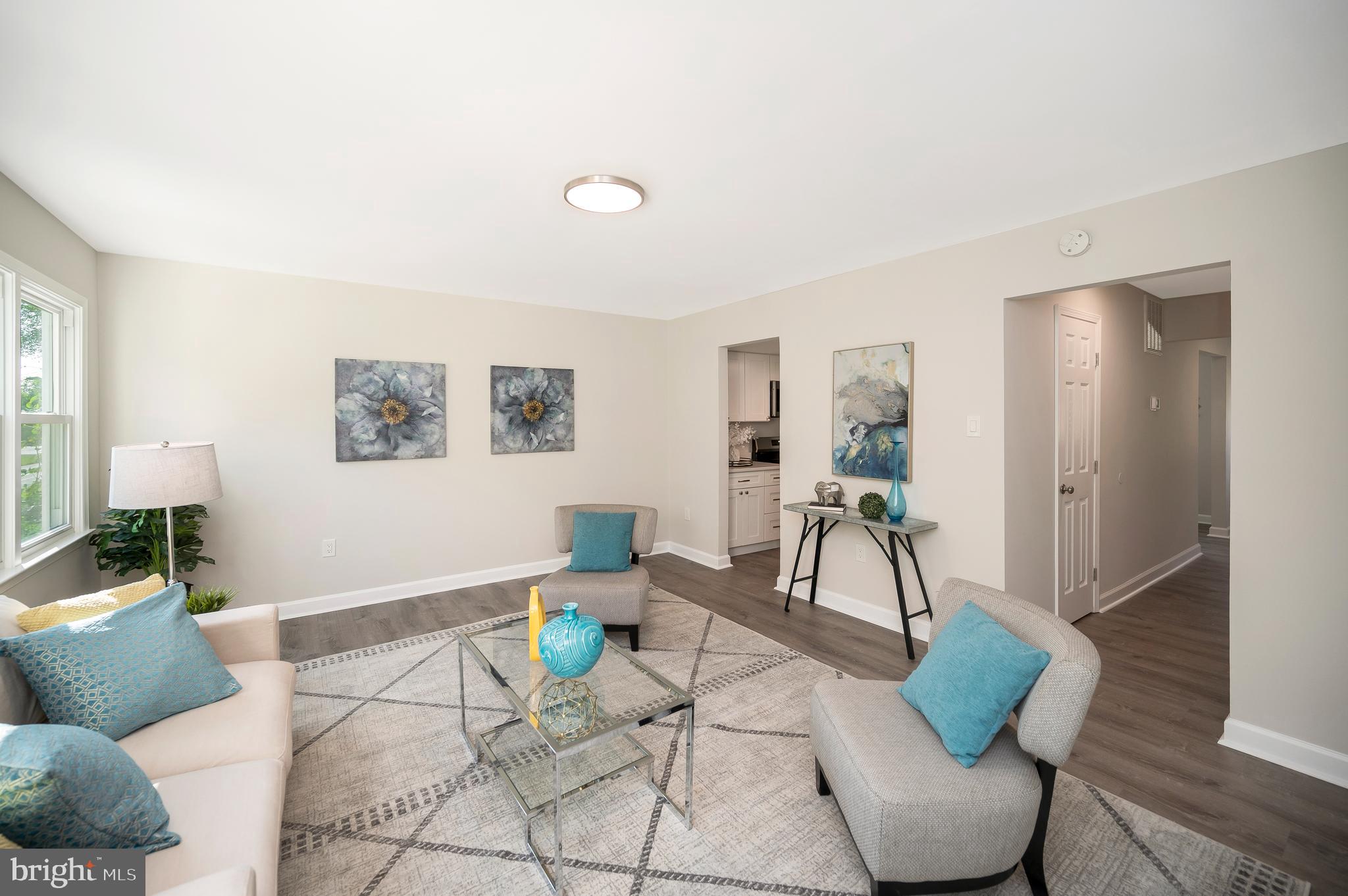 VILLAGE GATE - Residential