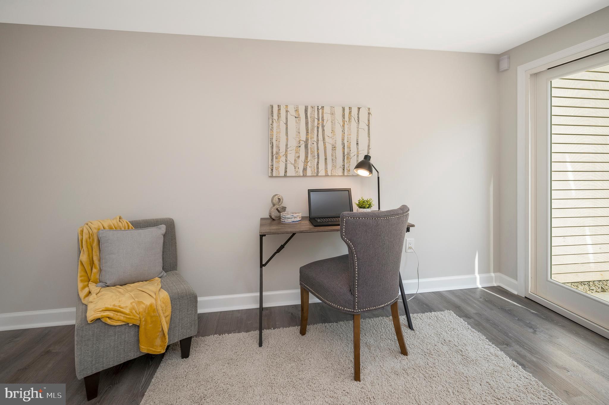 VILLAGE GATE - Residential