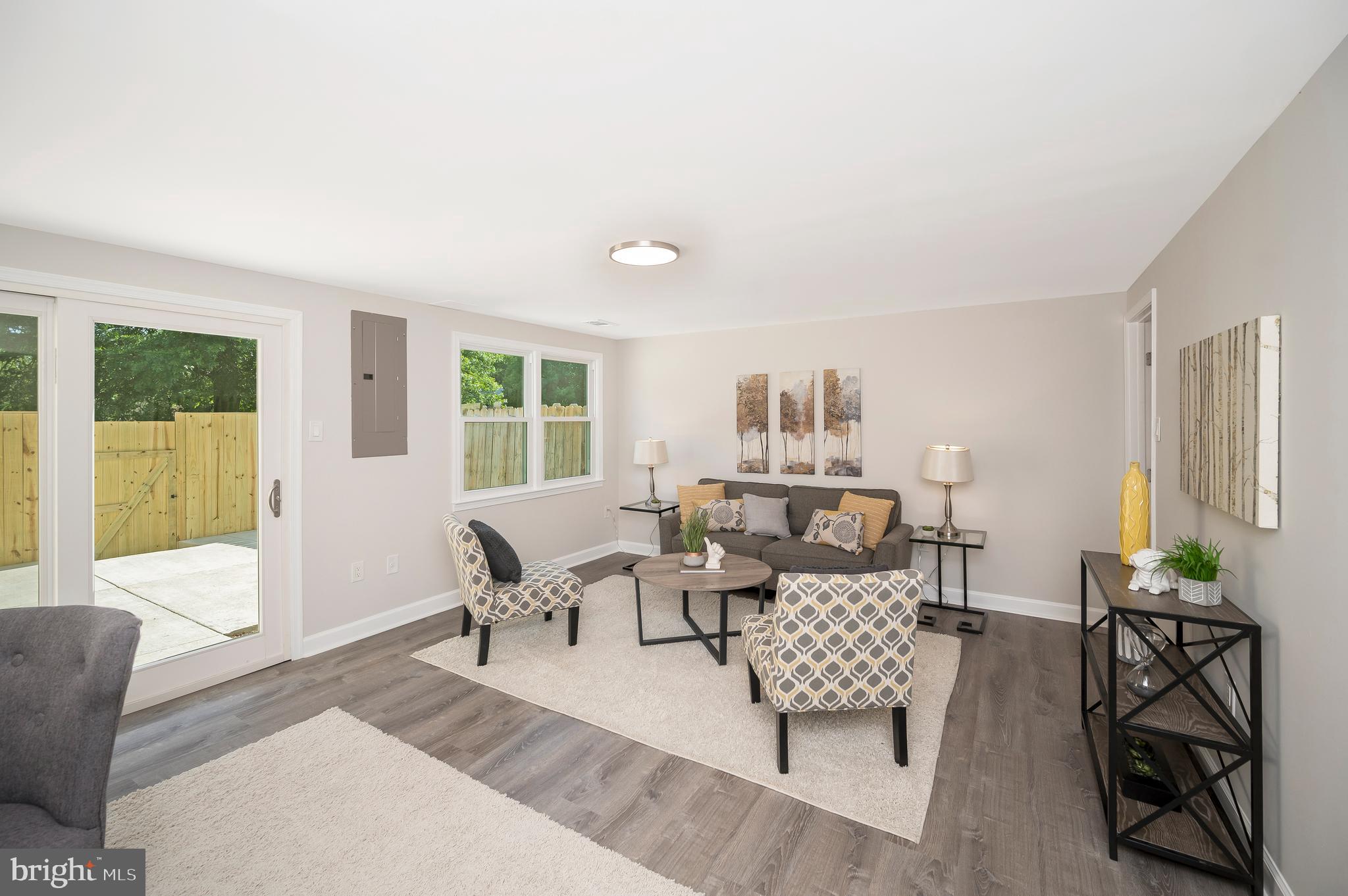 VILLAGE GATE - Residential