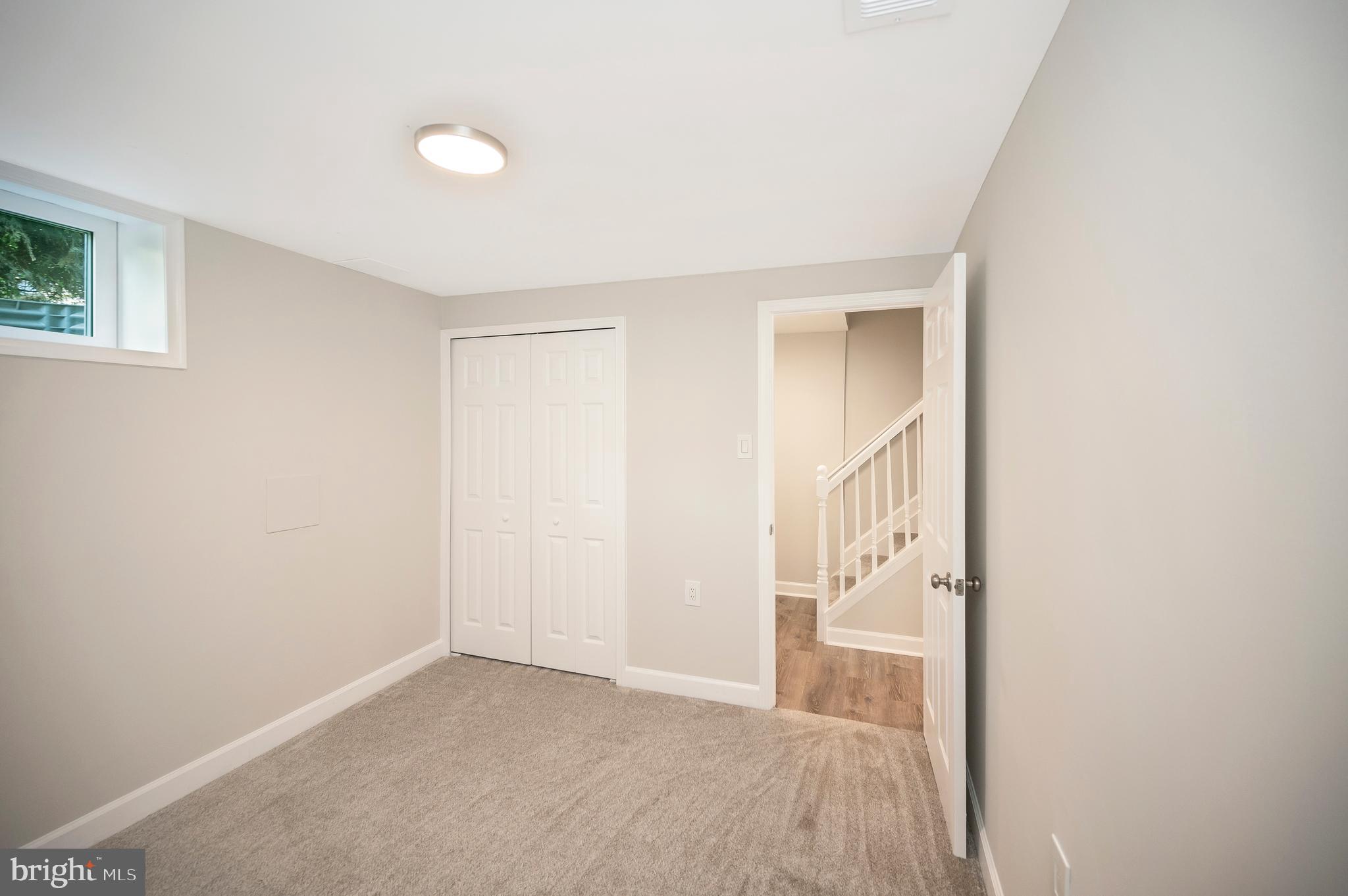 VILLAGE GATE - Residential