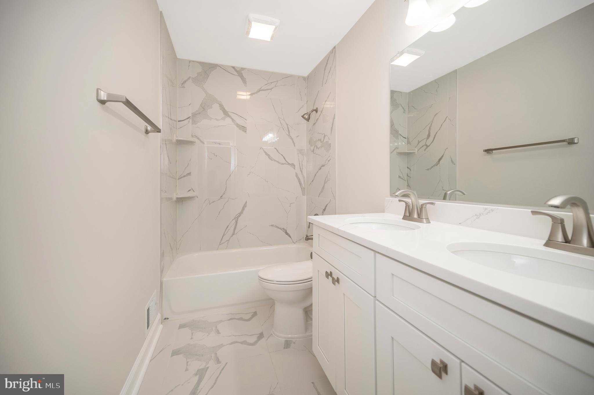 VILLAGE GATE - Residential