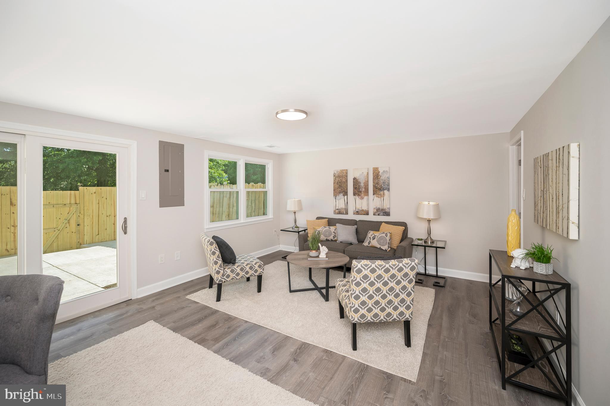 VILLAGE GATE - Residential