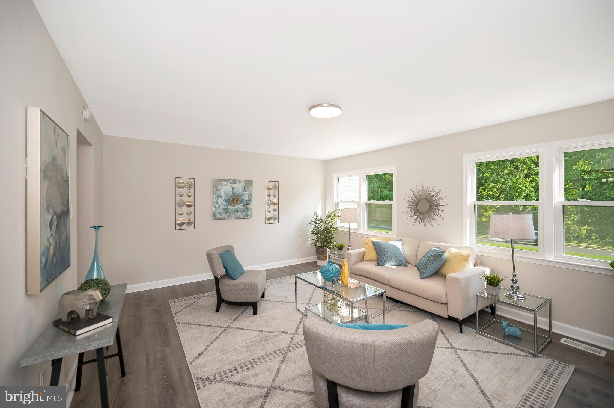 VILLAGE GATE - Residential