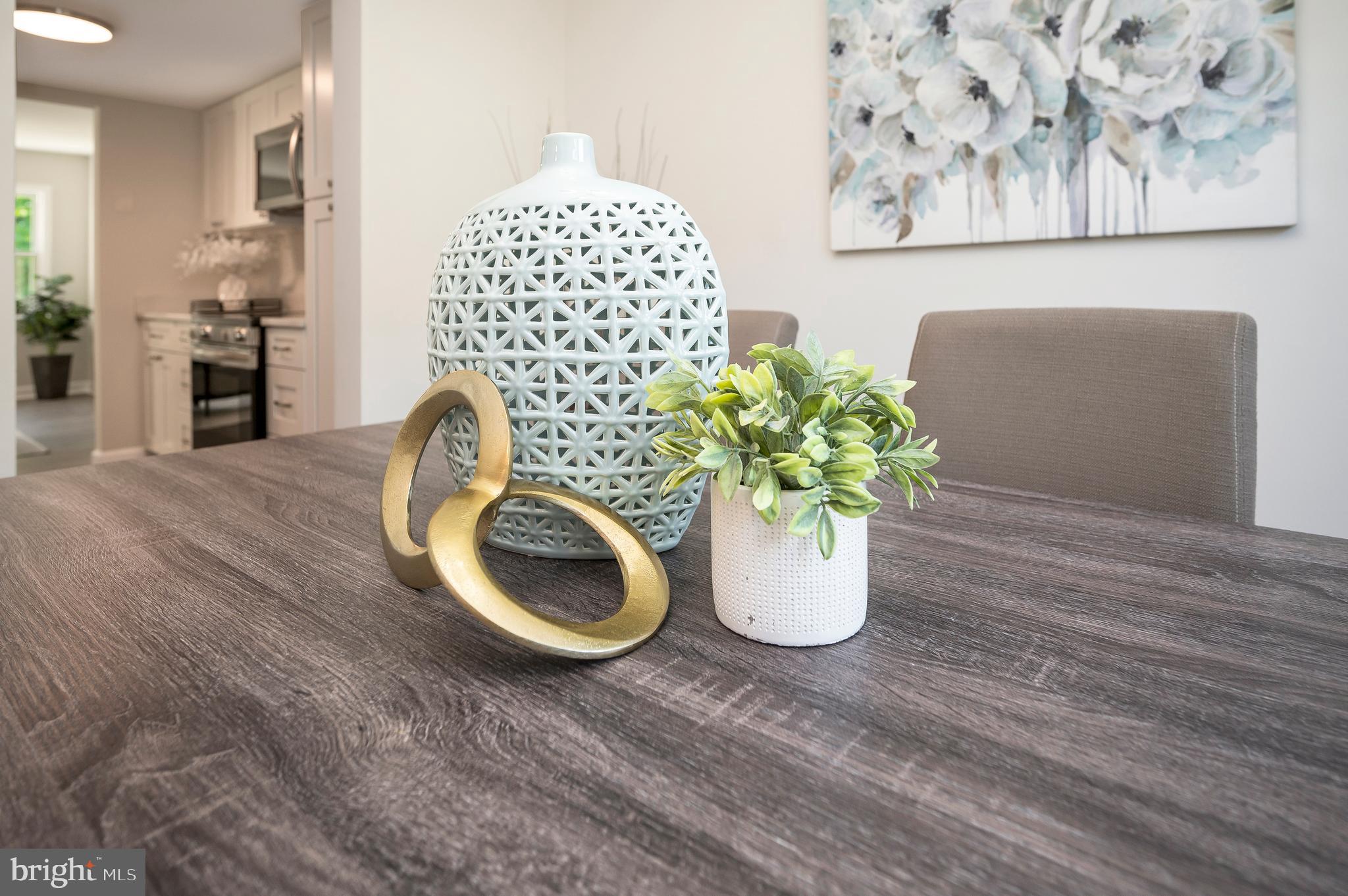 VILLAGE GATE - Residential