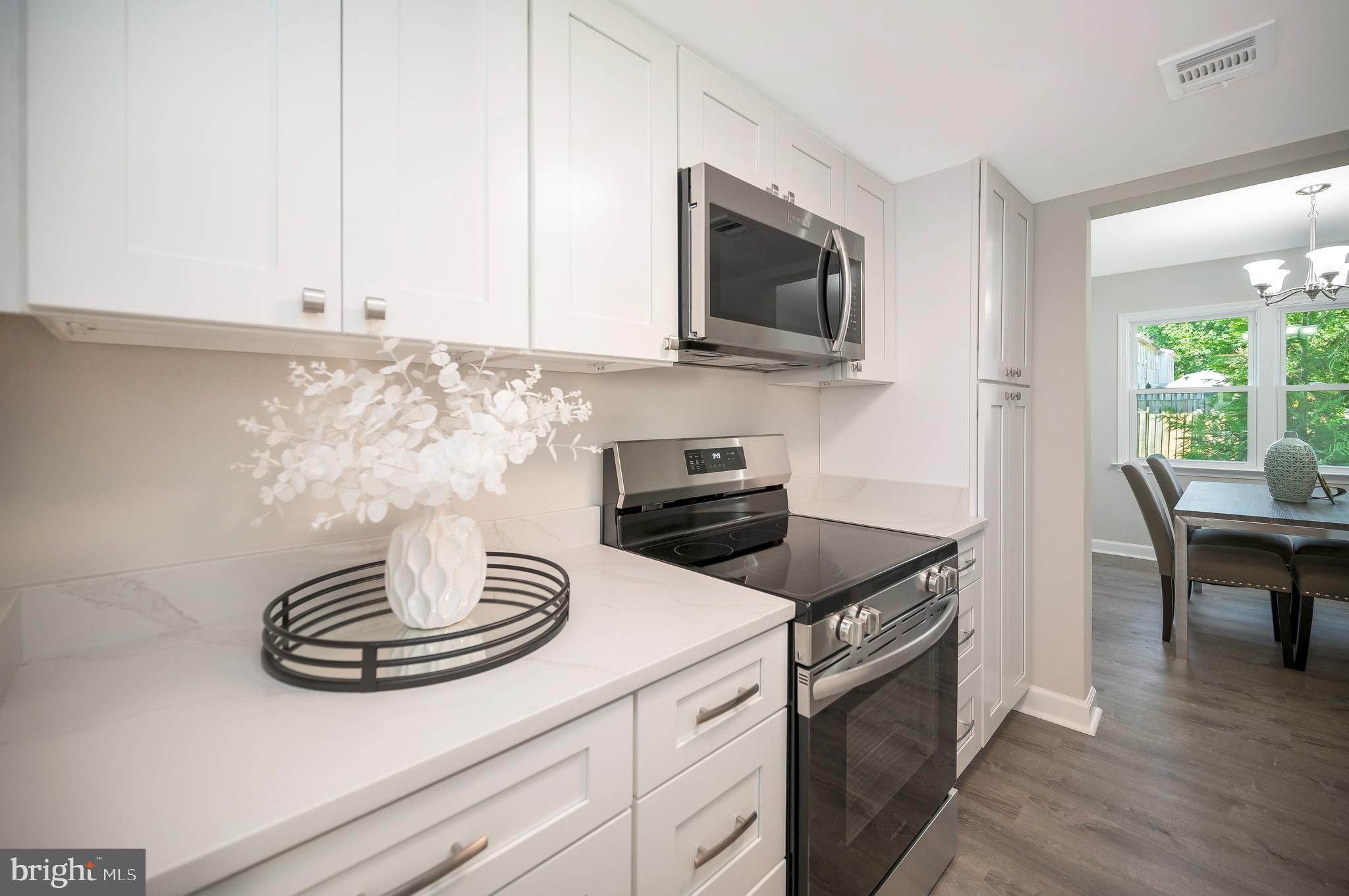 VILLAGE GATE - Residential